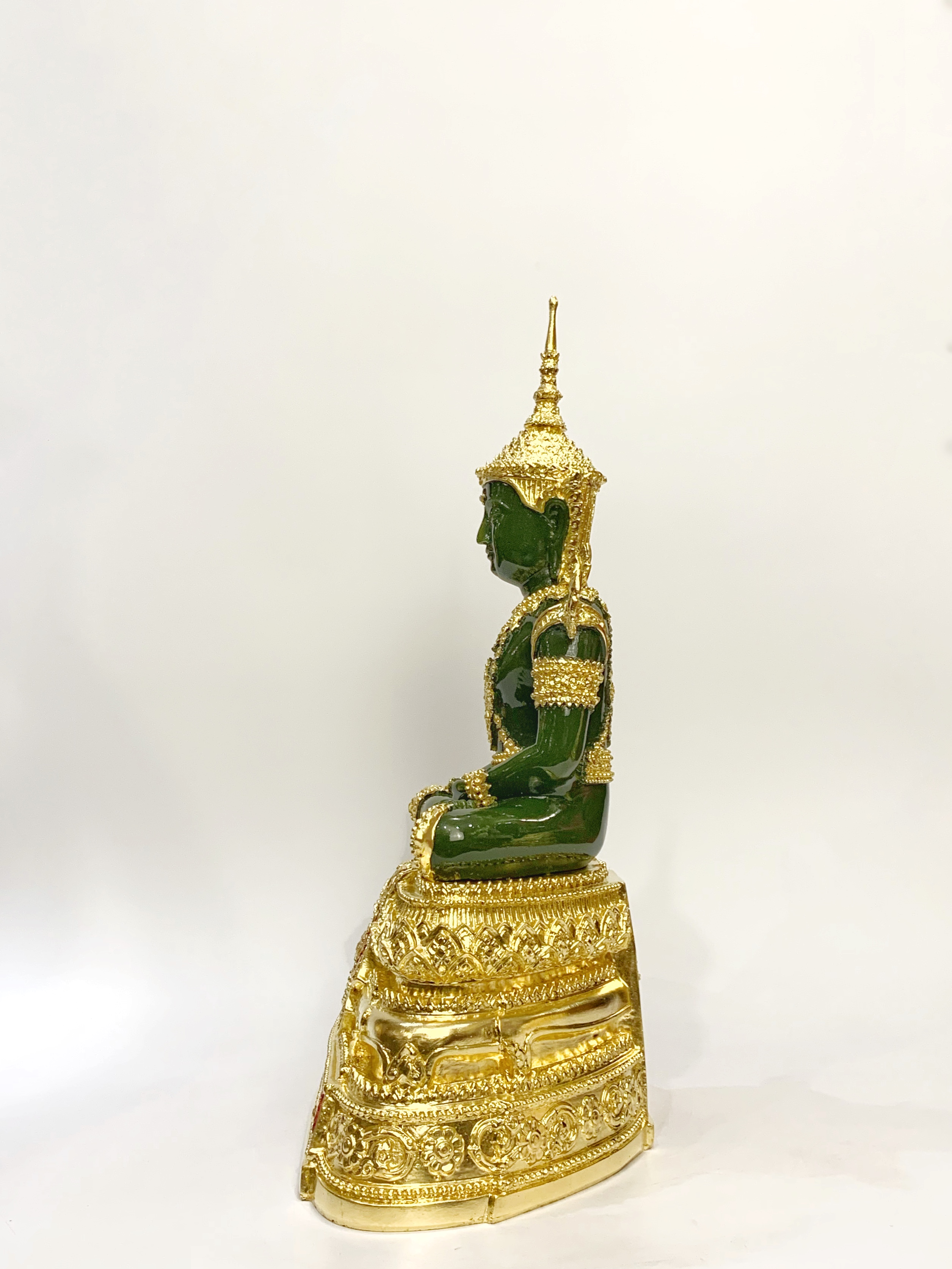 พระแก้วมรกต 3 ฤดู หน้าตัก 9 นิ้ว