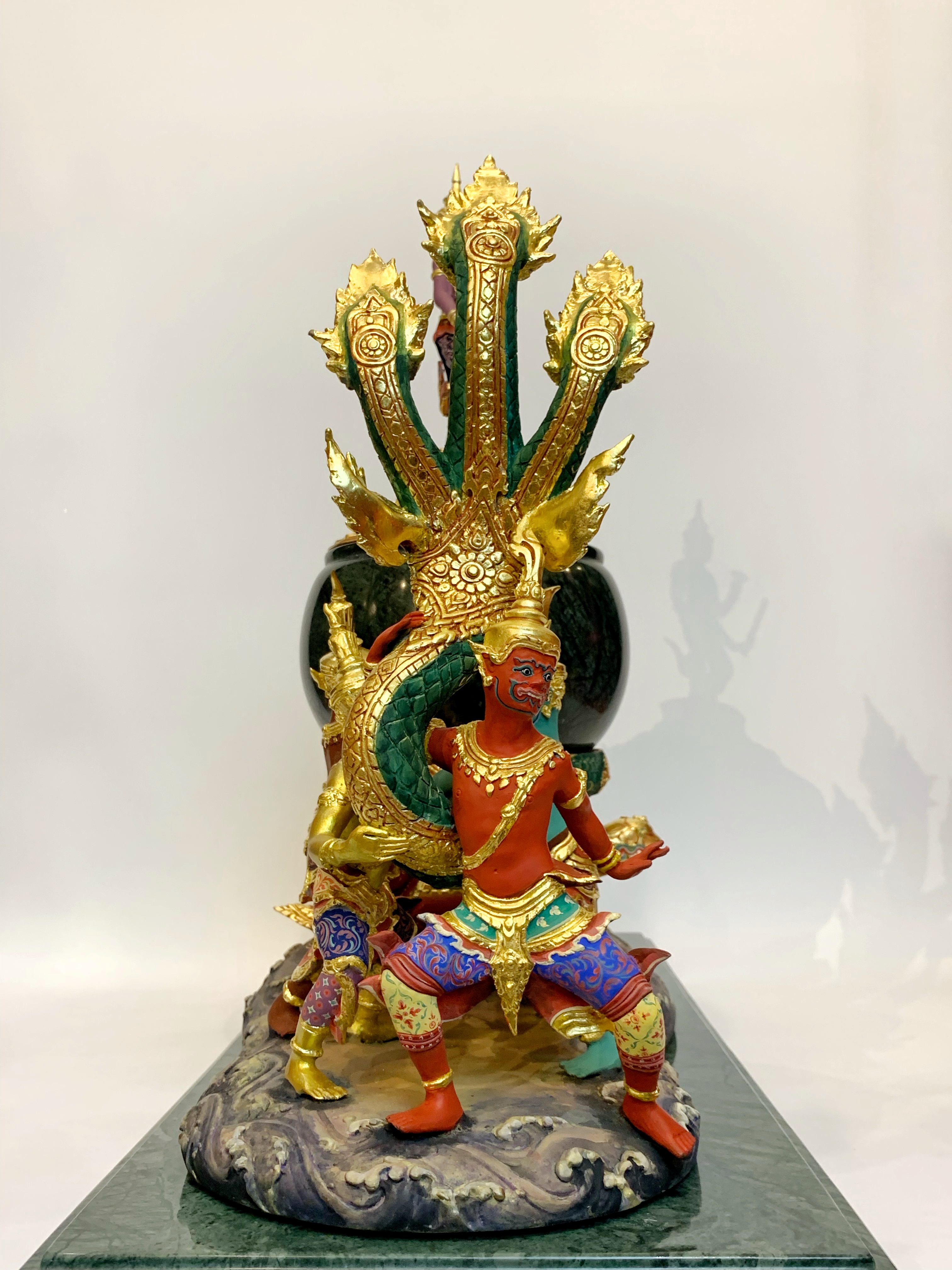 ครอบน้ำอมฤต พระนารายณ์กวนเกษียรสมุทร พร้อมฐานหินอ่อน