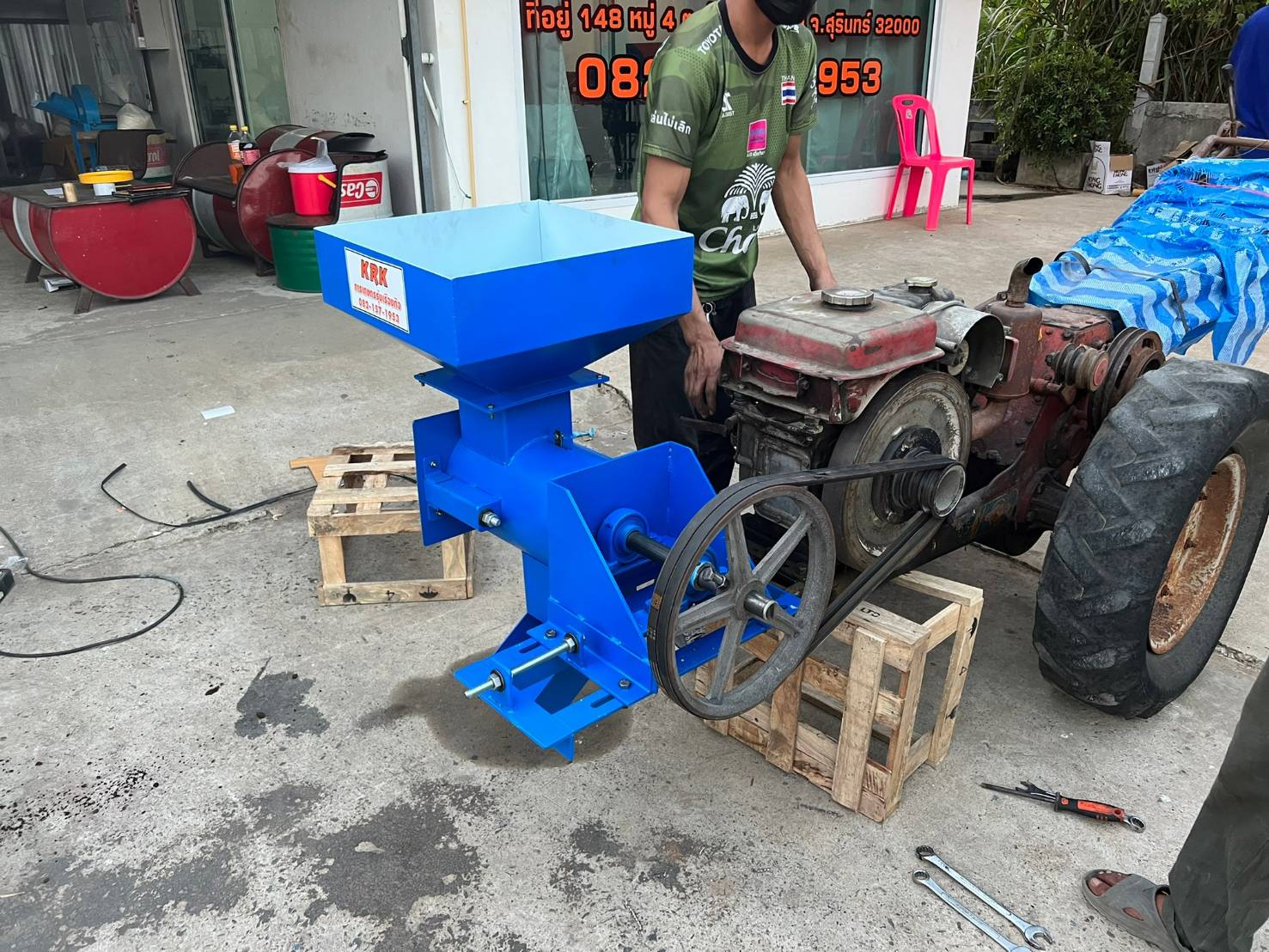 เครื่องอัดเม็ดปุ๋ย เเบบติดรถไถเดินตาม รุ่นกลาง อัตราการผลิต200-400โล ต่อชั่วโมง