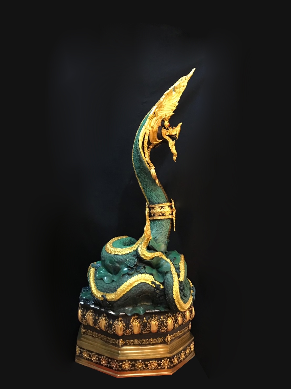 พญานาค สูง 149 cm.