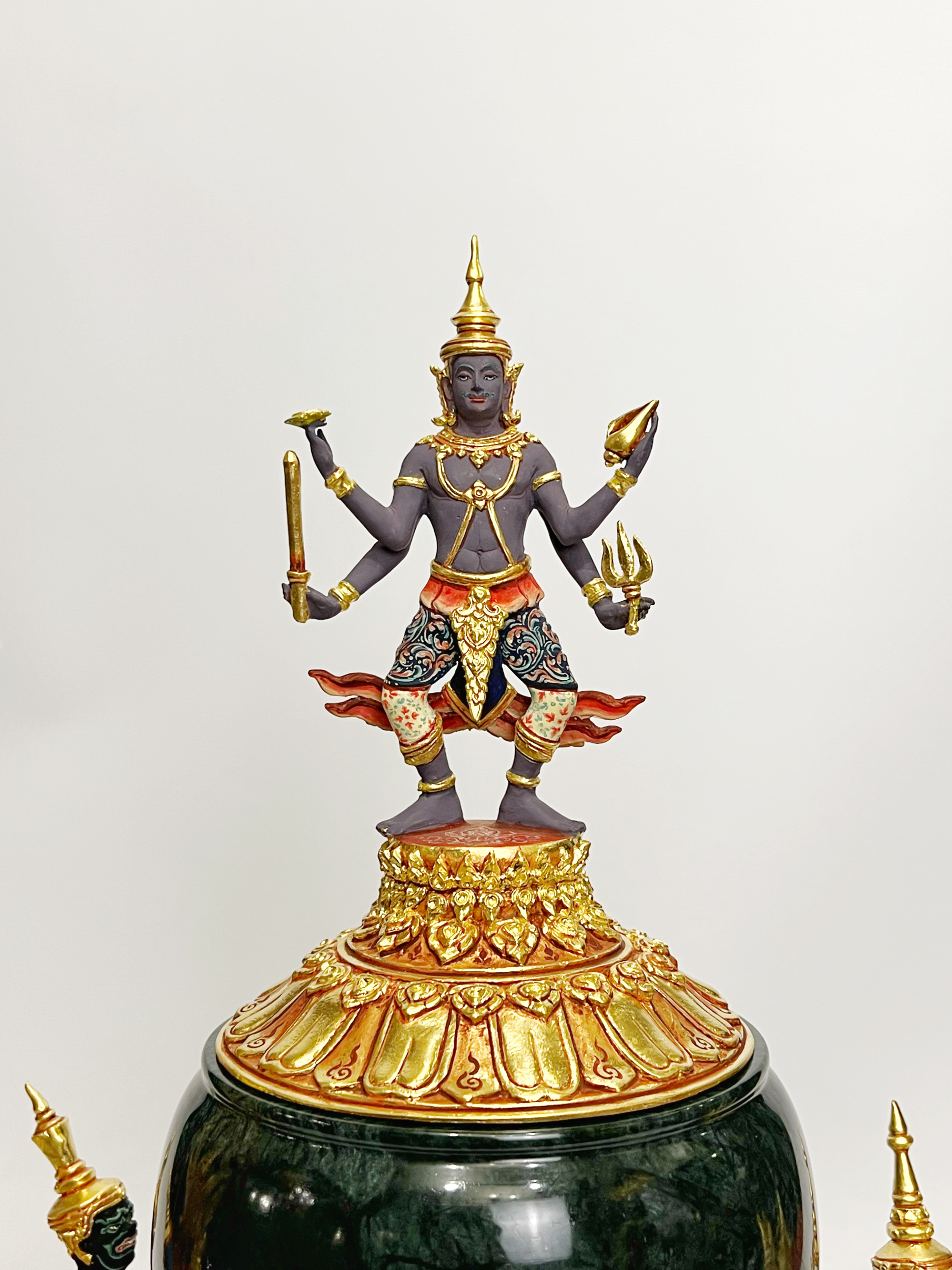 ครอบน้ำอมฤต พระนารายณ์กวนเกษียรสมุทร พร้อมฐานหินอ่อน