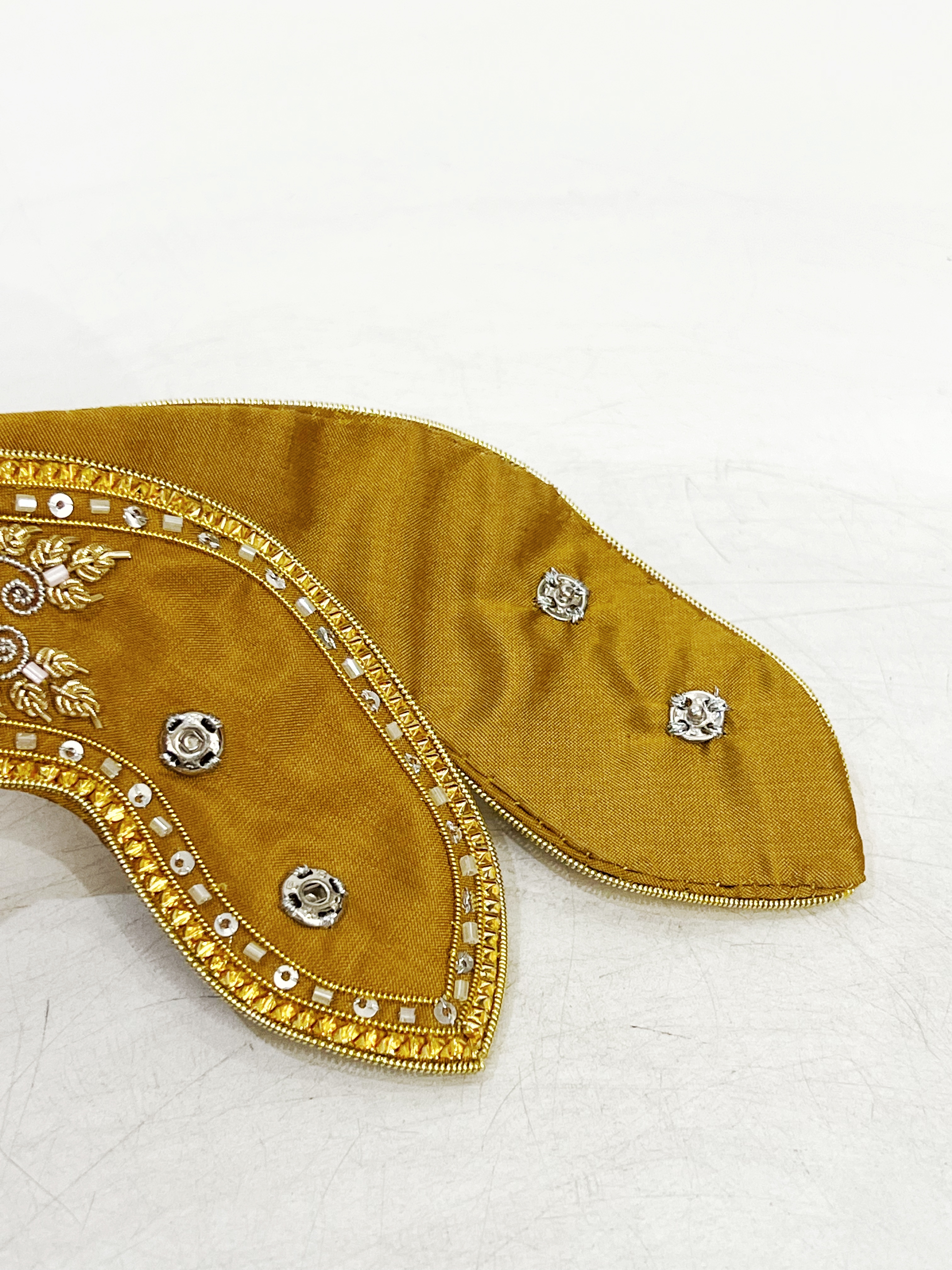 สังฆาฏิปักดิ้นทอง สำหรับพระพุทธรูปขนาดหน้าตัก 9 นิ้ว