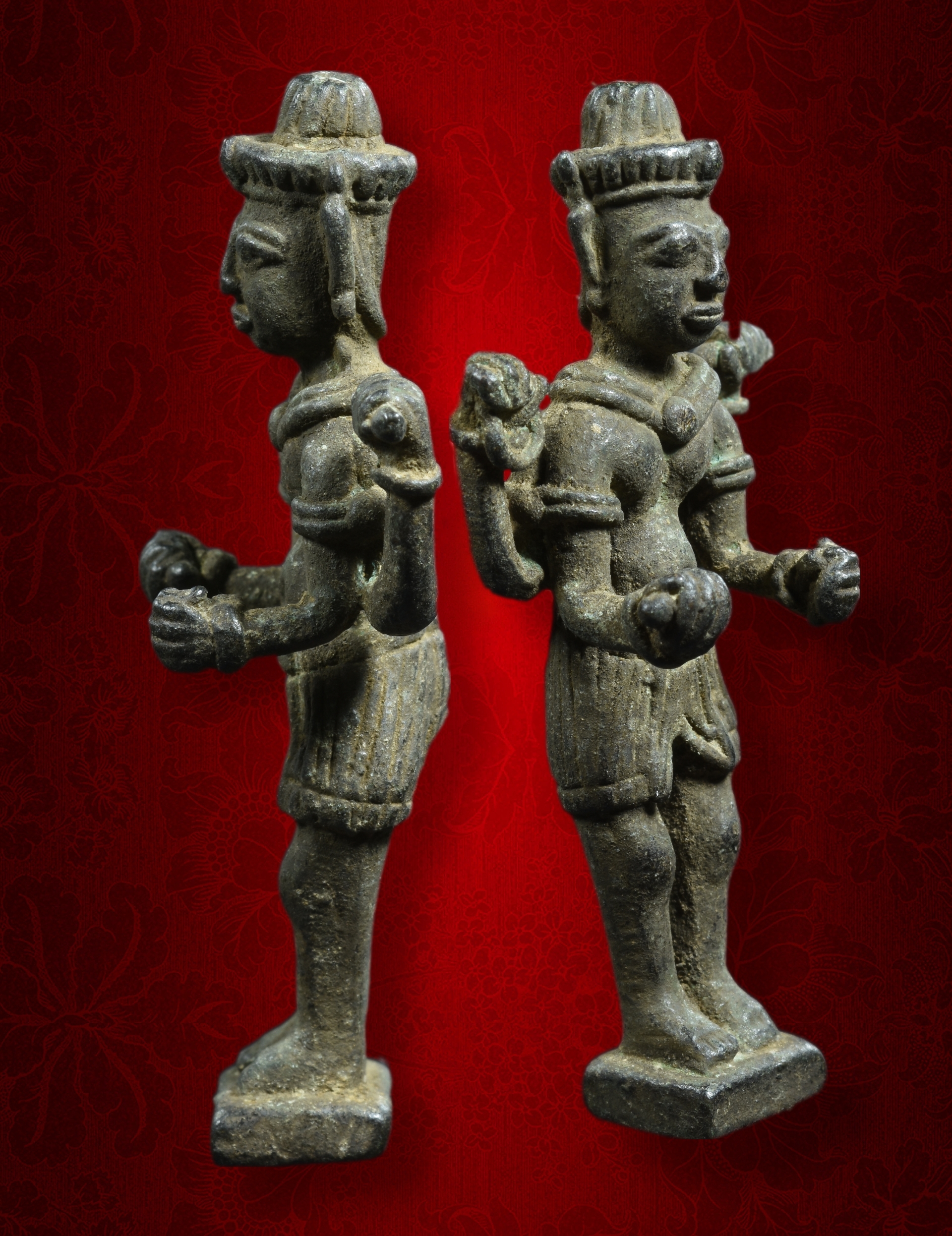 พระนารายณ์ยืนสี่กร เนื้อโลหะผสม