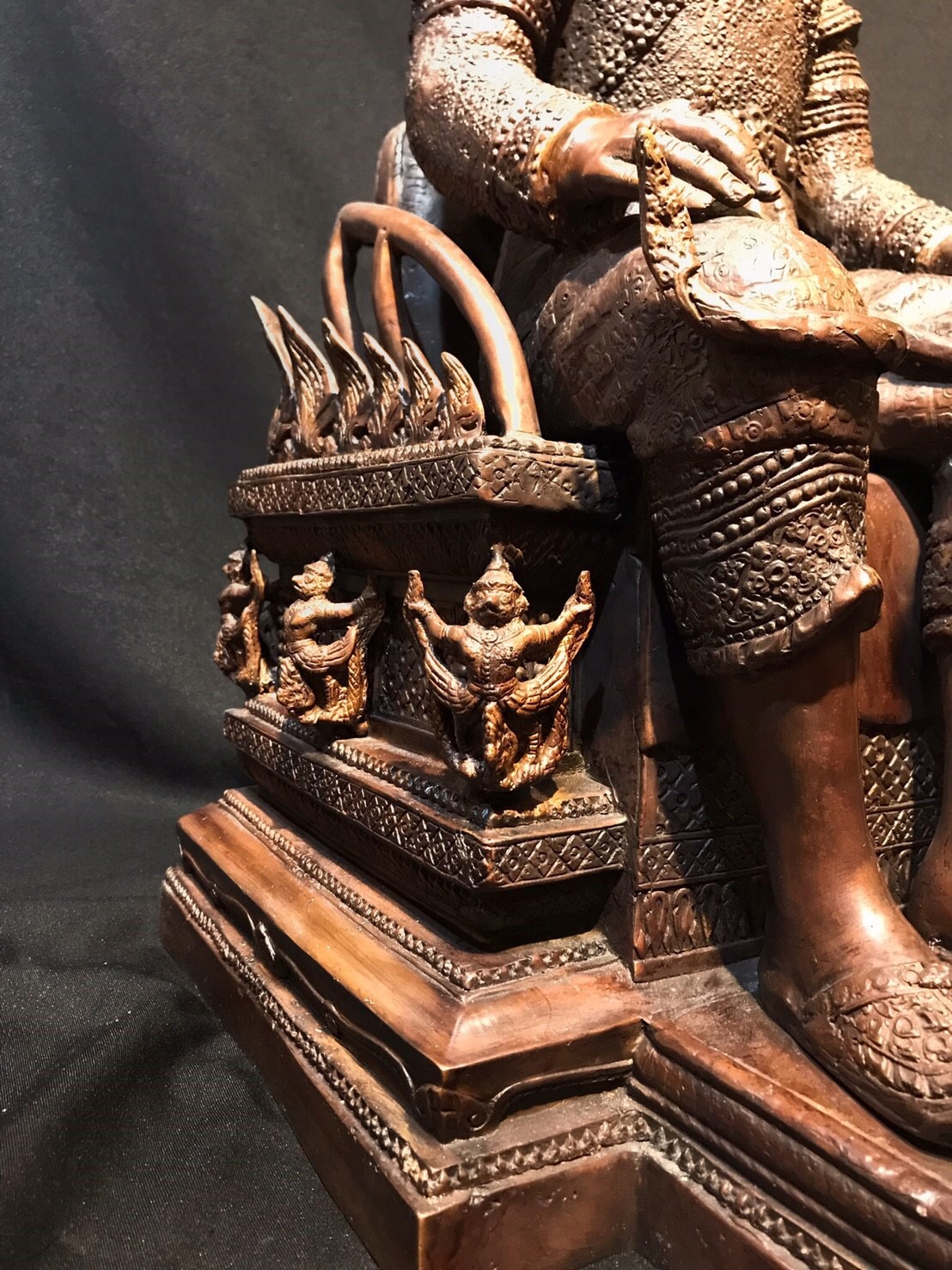 รัชกาลที่ 5 นั่งบัลลังก์ หน้าตัก 14 นิ้ว