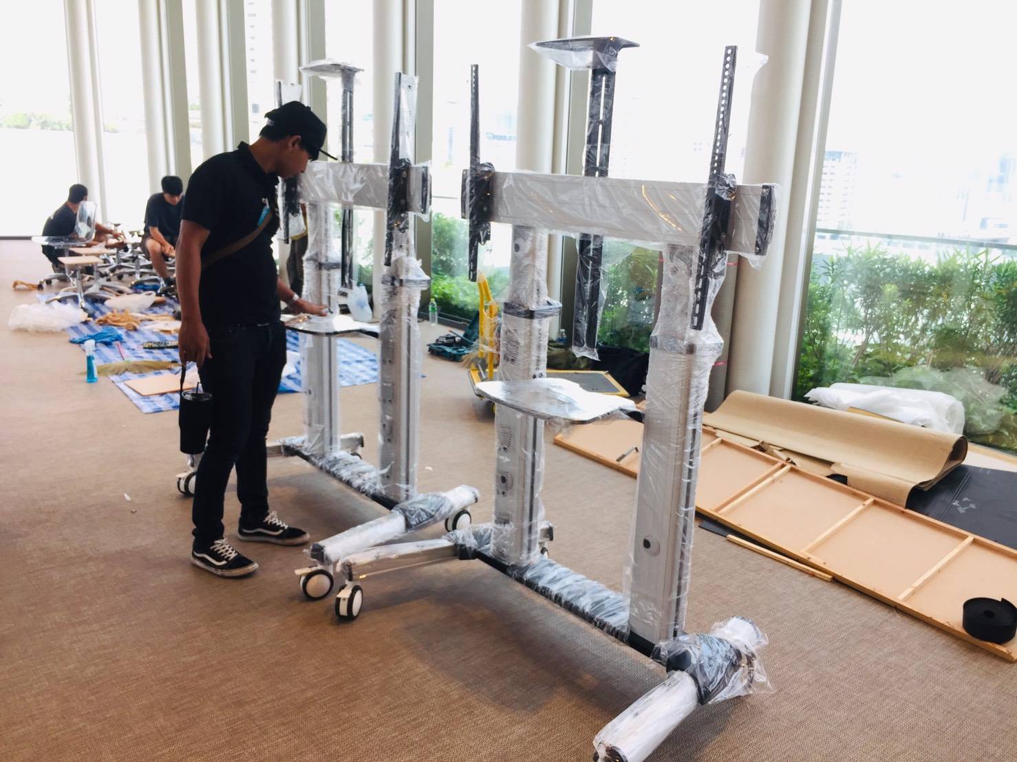 JMTVSTAND MT-F8200 ขาตั้งพื้นทีวีมีล้อเลื่อน(TV Stand) วัสดุ Aluminium อลูมิเนียม แบบล้อเลื่อนปรับสูง/ต่ำได้ 55"-98" นิ้ว{รับประกันสินค้า 3 ปี}0964746498