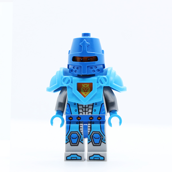 Nexo Knight Soldier - Dark Azure Armor, Blue Helmet with Eye Slit, Blue Hands
