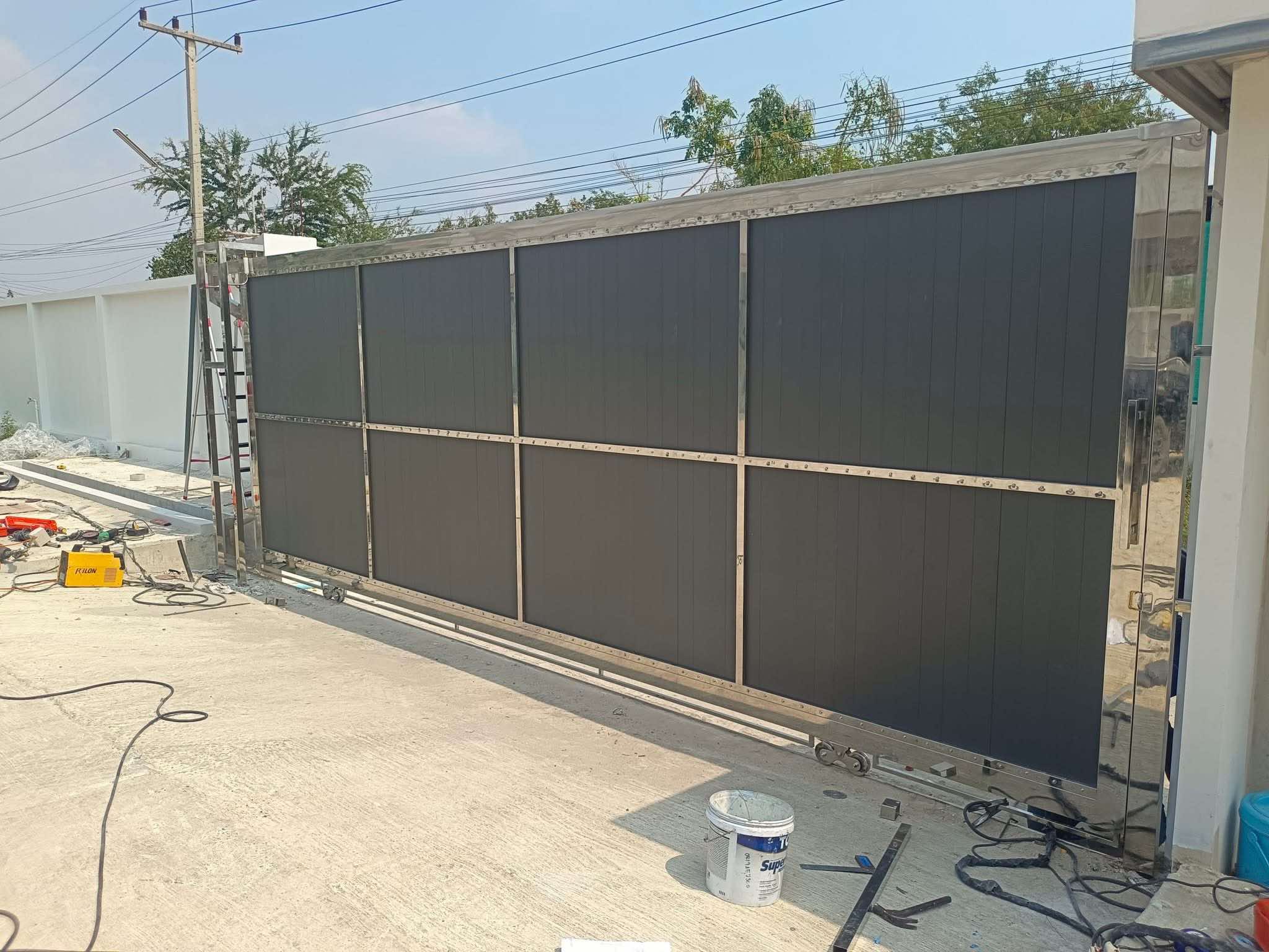 ช่างสแตนเลส ( เขตกรุงเทพ ) ประตูรีโมท ประตูรั้วบ้าน มอเตอร์รีโมท กรุงเทพและปริมณฑล 0951955898