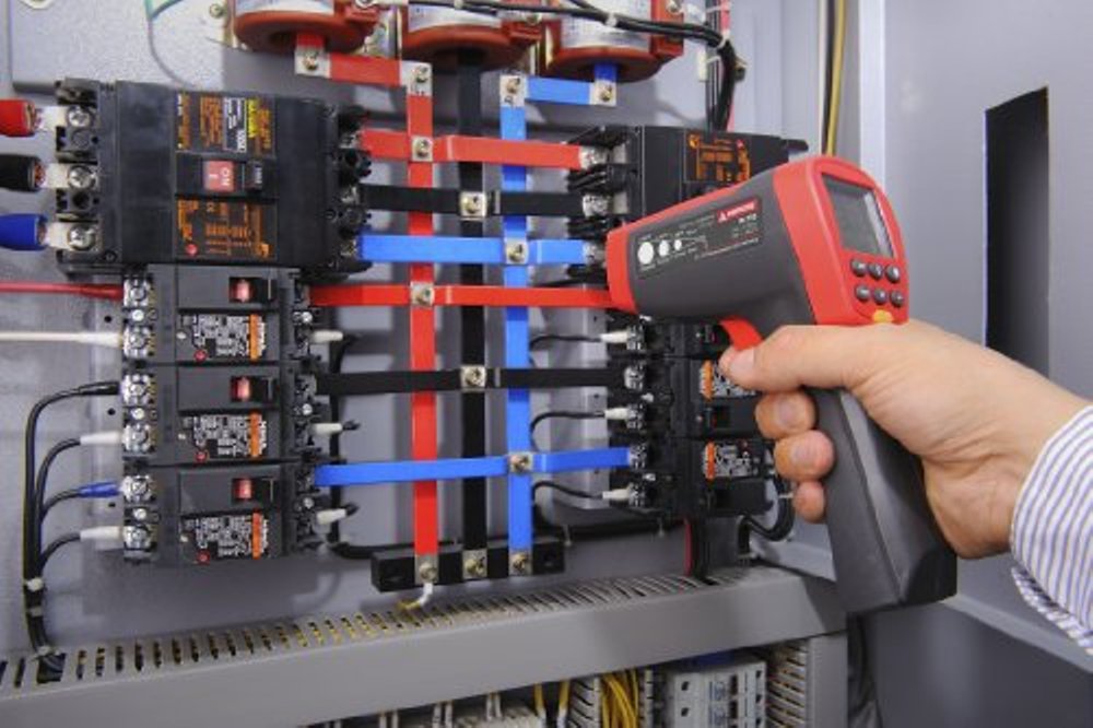 AMPROBE รุ่น IR-710 อินฟราเรดเทอร์โมมิเตอร์วัดอุณหภูมิ -18 °C ถึง 380 °C