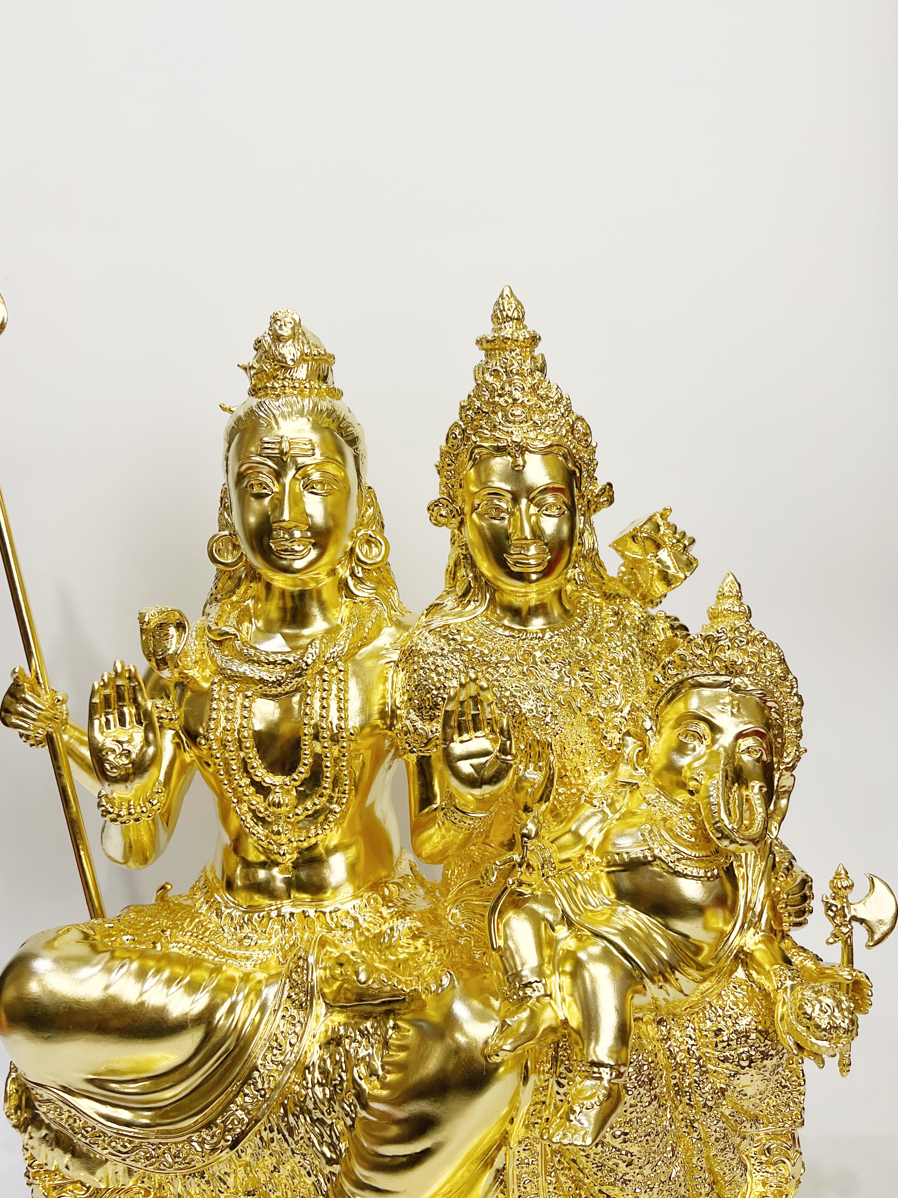 ตัวอย่างงานลงรักปิดทองคำเปลวเต็มองค์