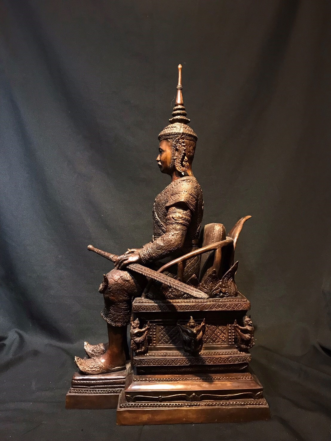 รัชกาลที่ 5 นั่งบัลลังก์ หน้าตัก 14 นิ้ว