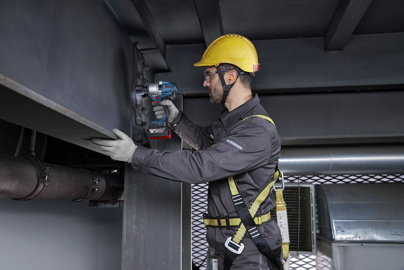 BOSCH รุ่น GDS 18V-780 KIT บล็อคกระแทกไร้สาย พร้อมเครื่องชาร์จและแบตเตอรี่ 18V@5.0AH x 2 ก้อน