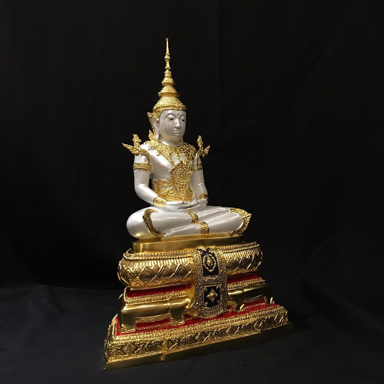 พระแก้วมรกต ทรงเครื่องฤดูร้อน หน้าตัก 9 นิ้ว