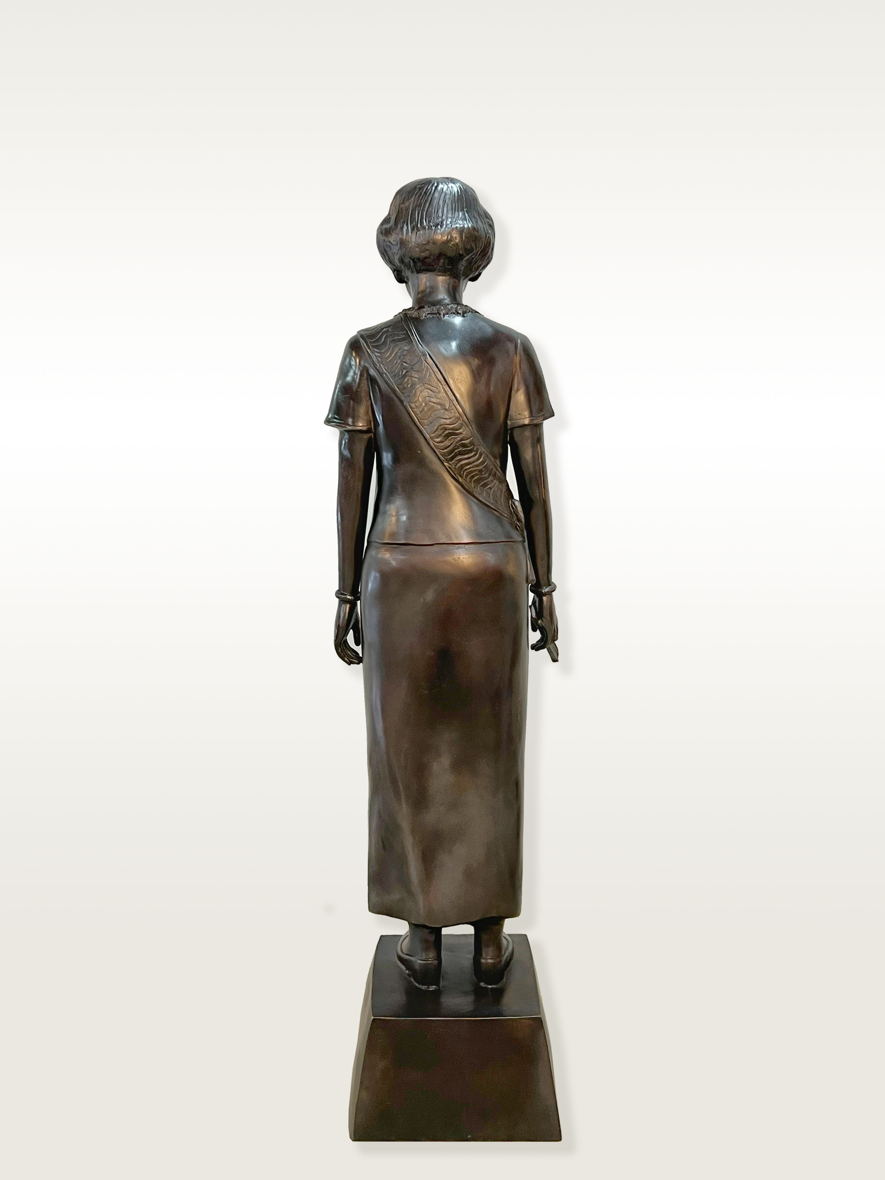 สมเด็จพระศรีนครินทราบรมราชชนนี (สมเด็จย่า) สูง 135 cm