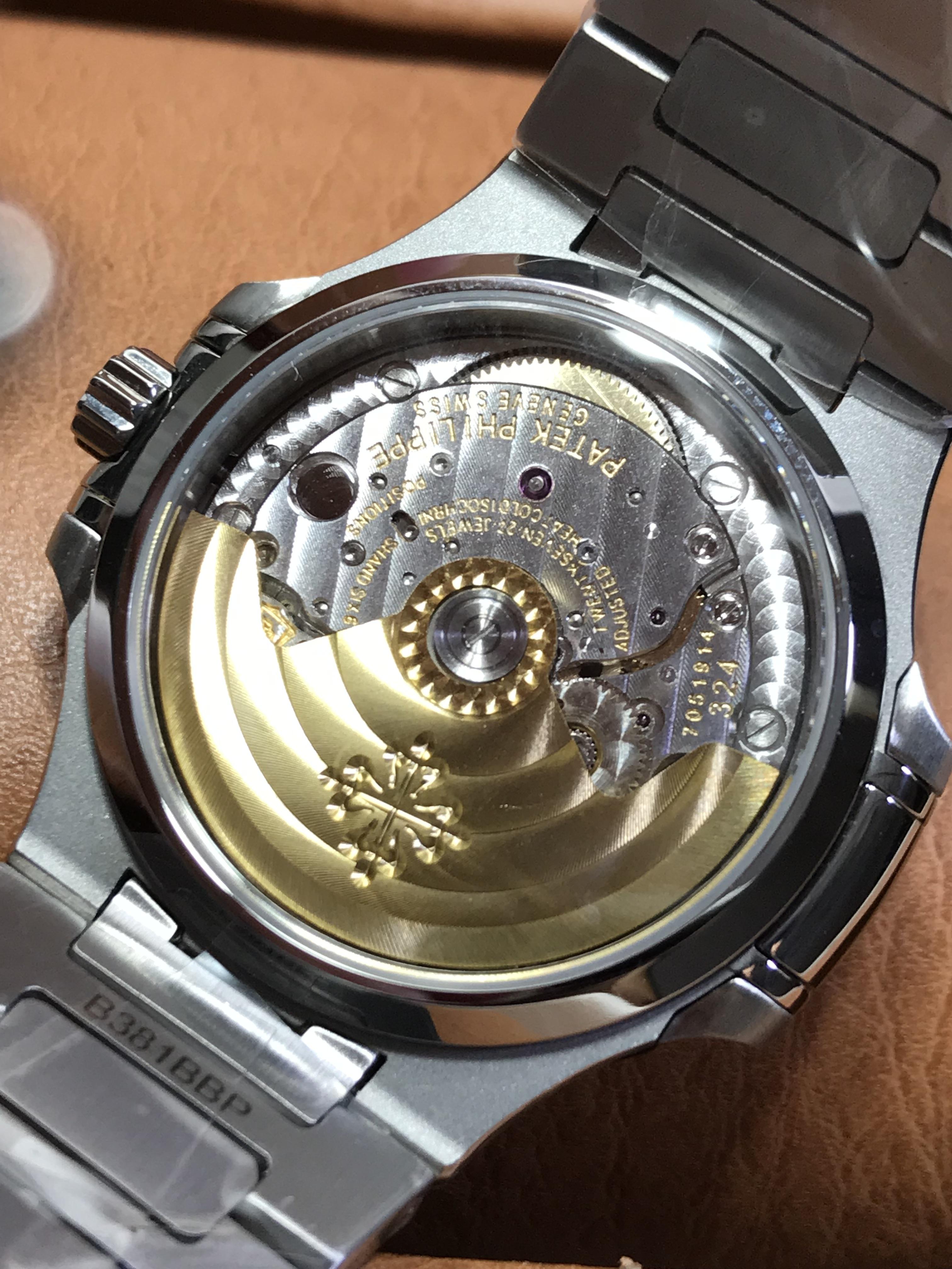 Patek Philippe Nautilus (Swiss)