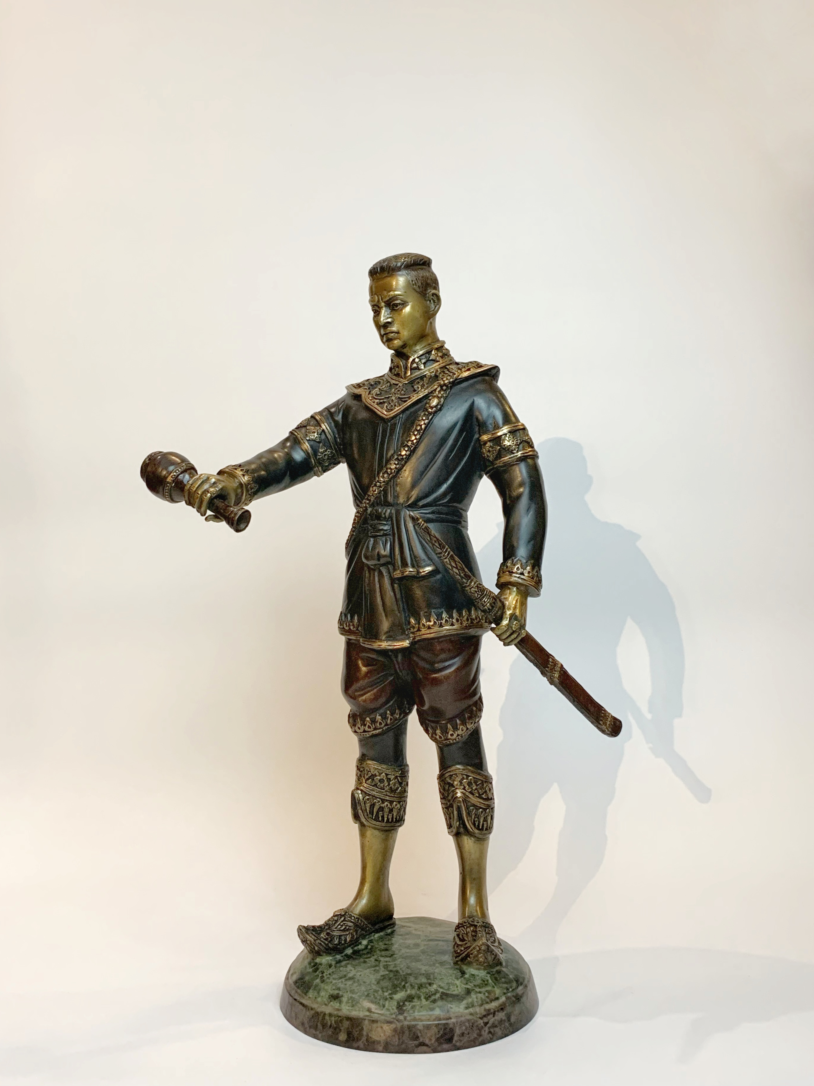 สมเด็จพระนเรศวรมหาราช ยืนหลั่งทักษิโณทก หน้าตัก 9 นิ้ว