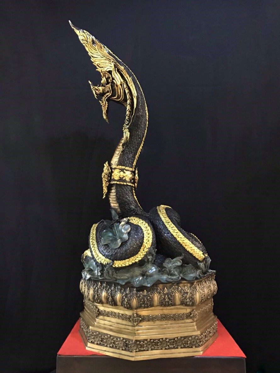 พญานาค สูง 149 cm.