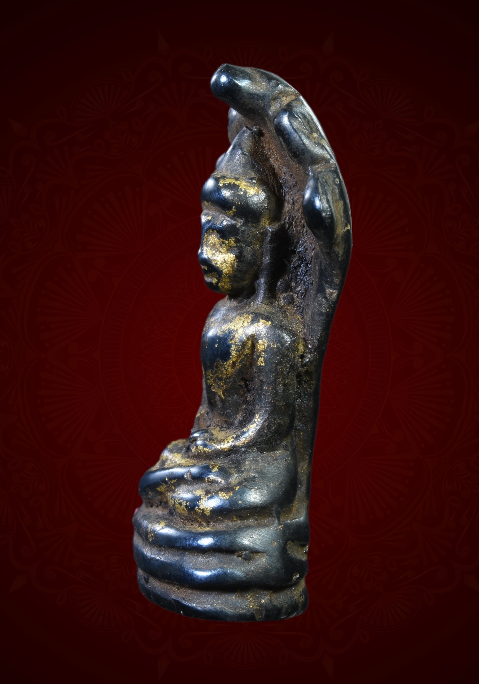 พระนาคปรก เนื้อเมฆพัตร มีคราบปิดทอง