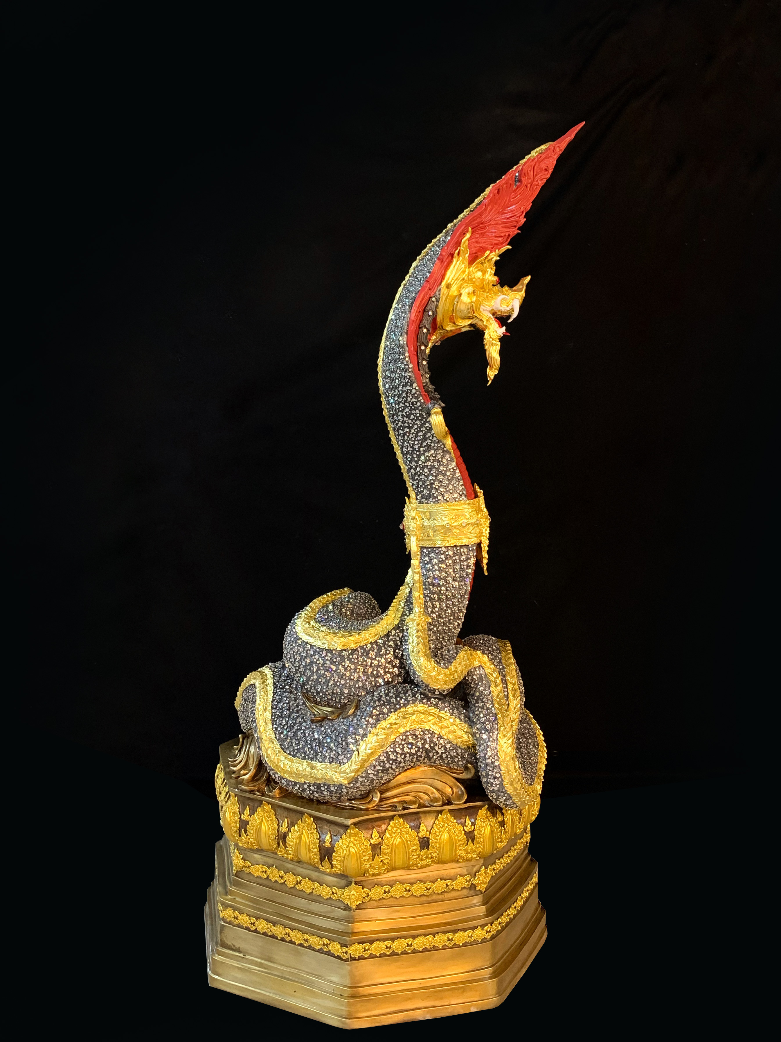 พญานาค สูง 159 cm.