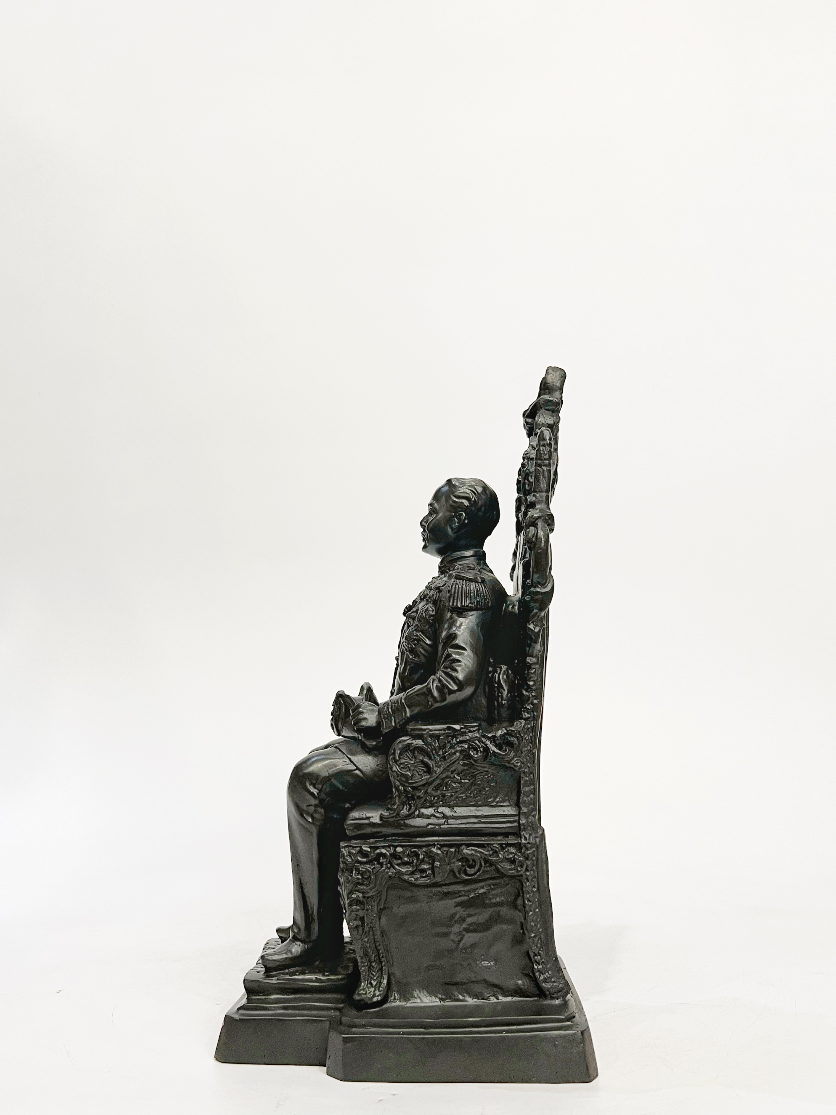 รัชกาลที่ 5 นั่งบัลลังก์ หน้าตัก 5 นิ้ว