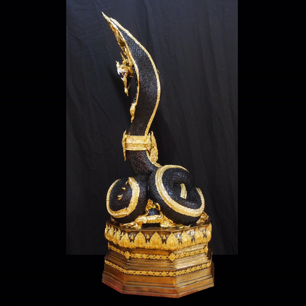 พญานาค สูง 159 cm.