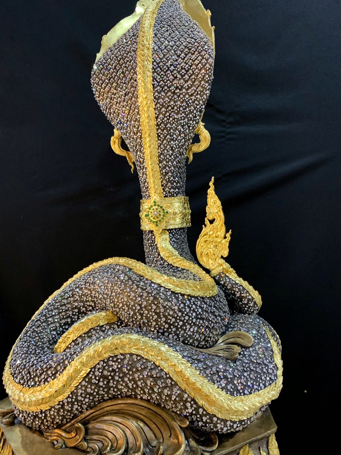 พญานาค สูง 159 cm.