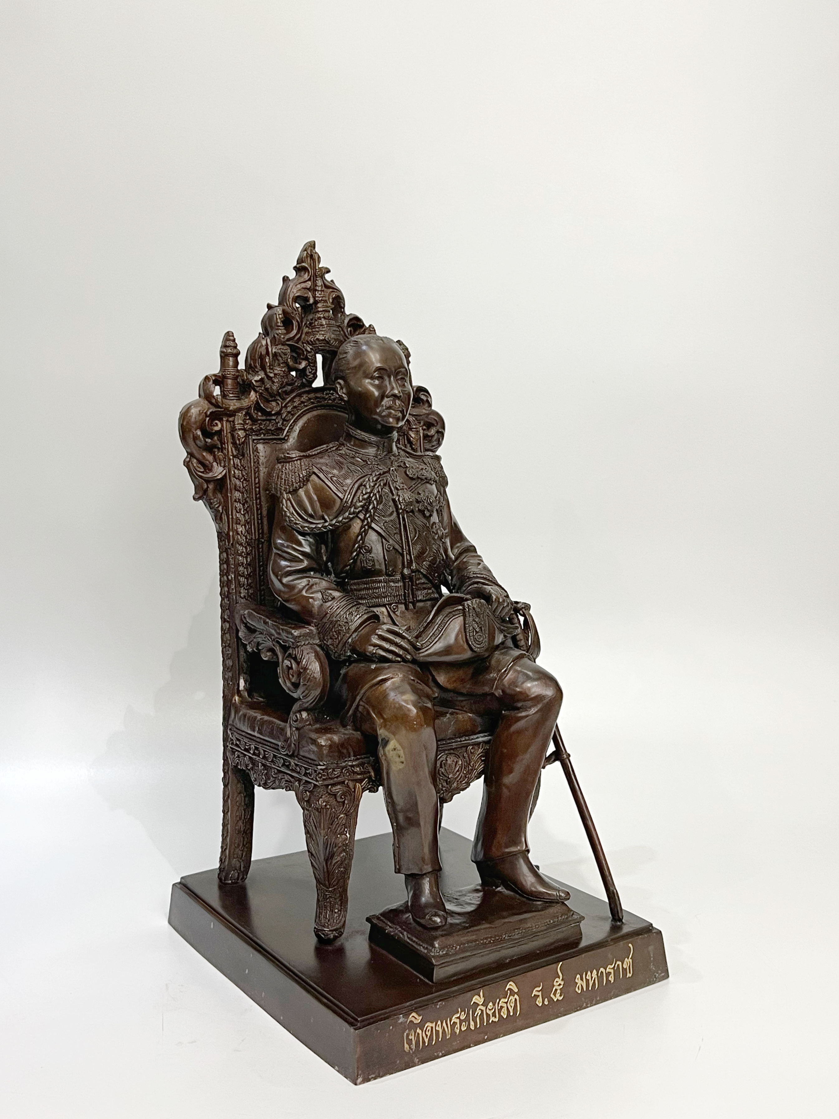 รัชกาลที่ 5 นั่งบัลลังก์ หน้าตัก 9 นิ้ว