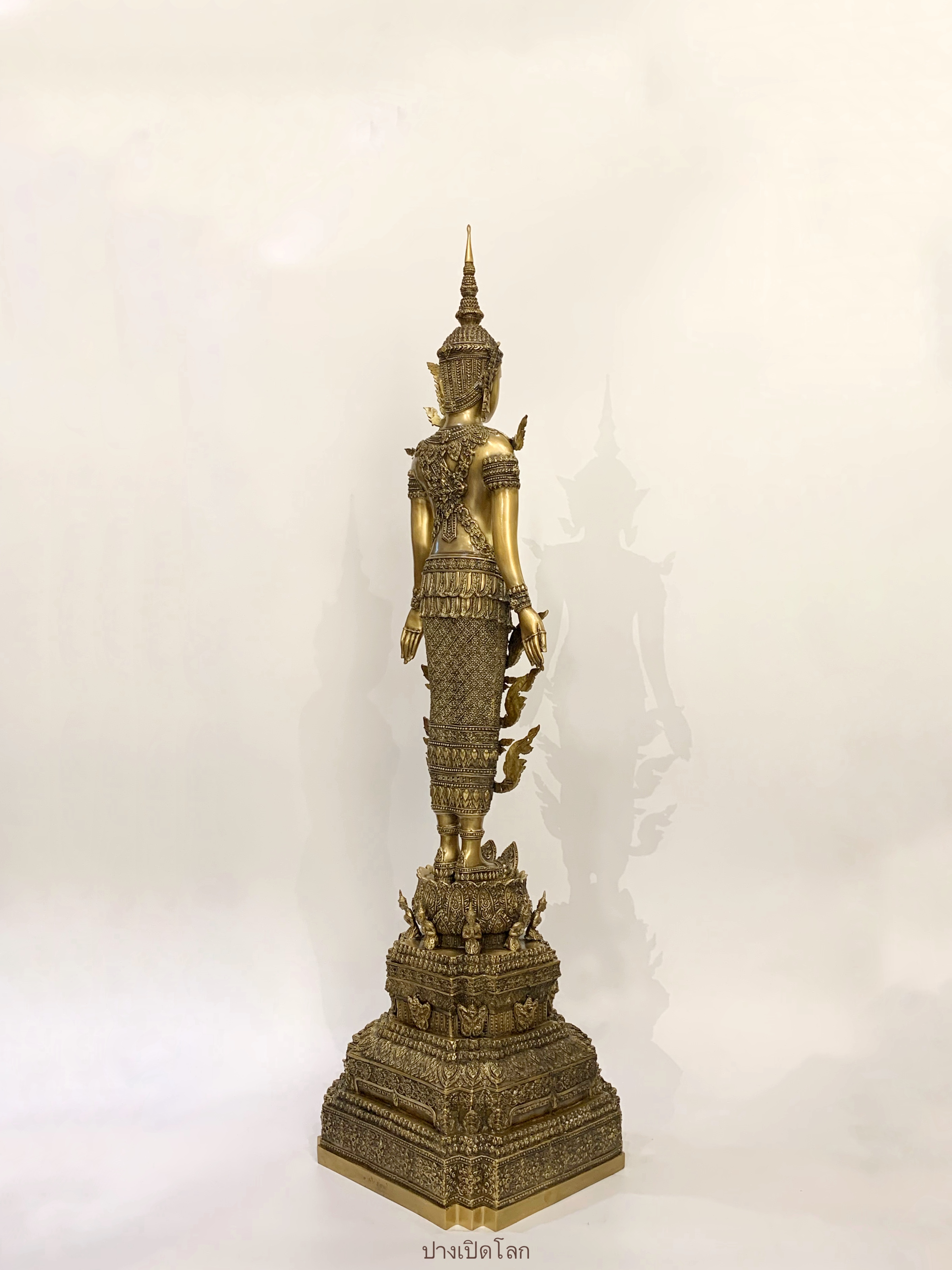 พระพุทธรูป ทรงเครื่องจักพรรดิ์ หน้าตัก 9 นิ้ว (ครบทั้ง 13 ปาง)