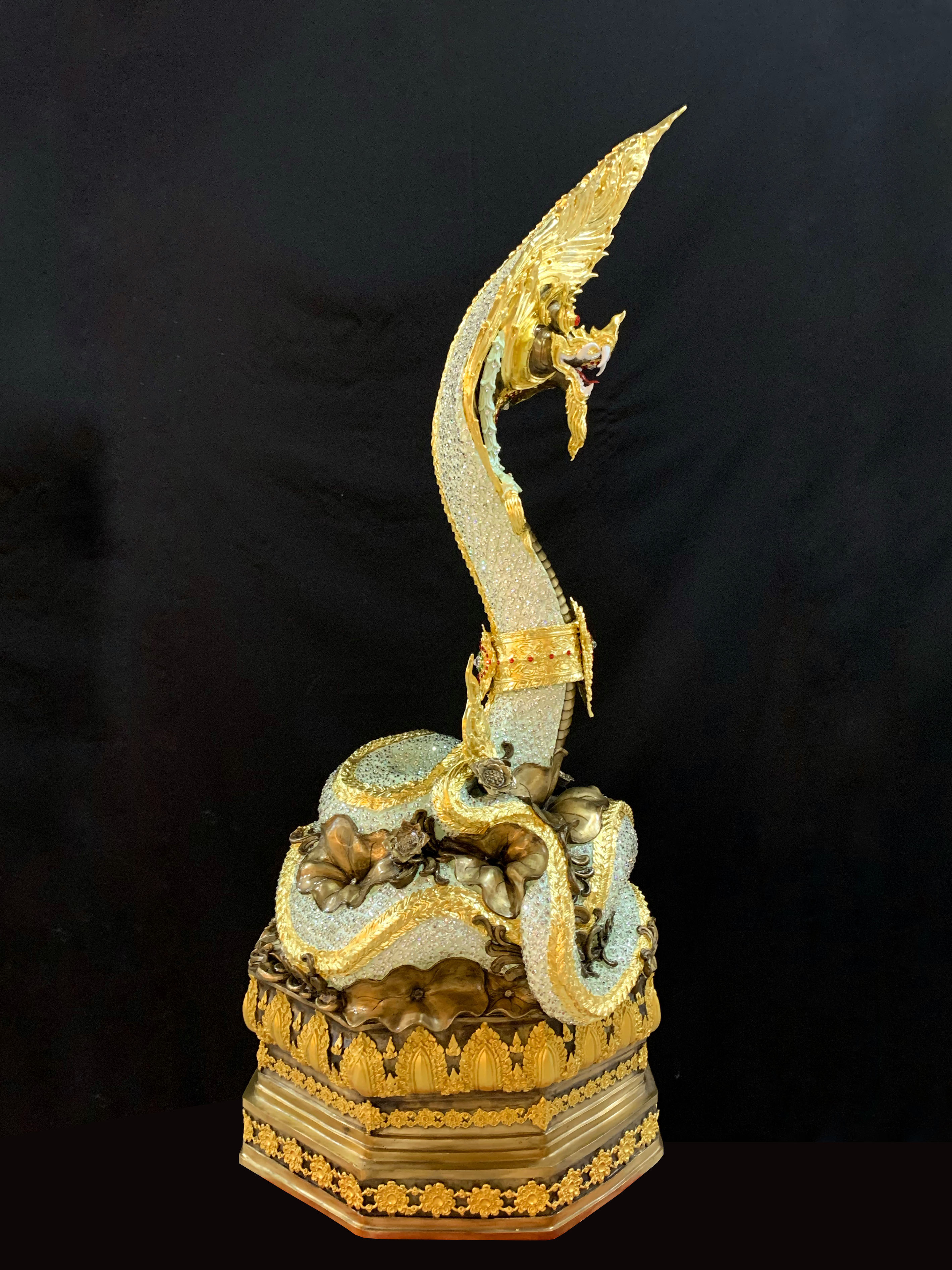 พญานาค สูง 149 cm.