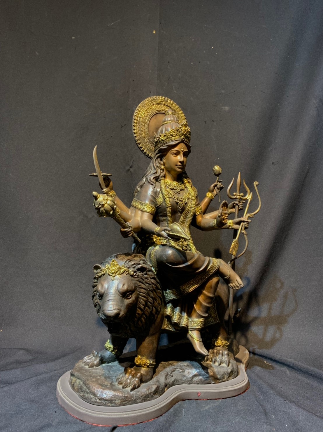 พระแม่ทุรคาทรงราชสีห์ (พระแม่อุมาขี่เสือ) หน้าตัก 9 นิ้ว