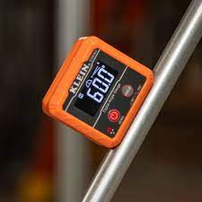 Digital Angle Gauge and Level - 935DAG | Klein Tools - For Professionals since 1857