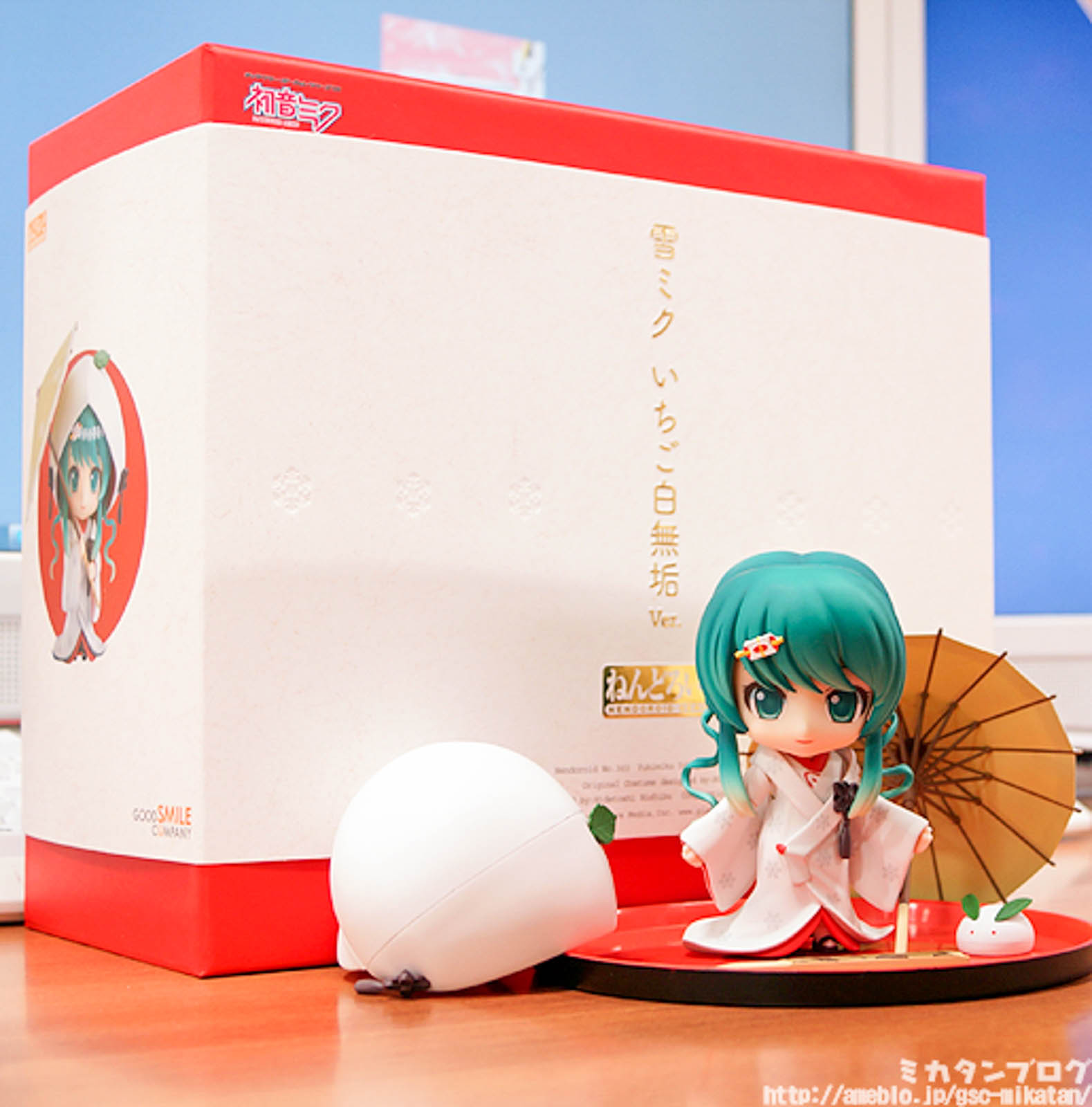 [In-Stock] Snow Miku Strawberry White Kimono Ver. - Nendoroid #303 (Good Smile Company)