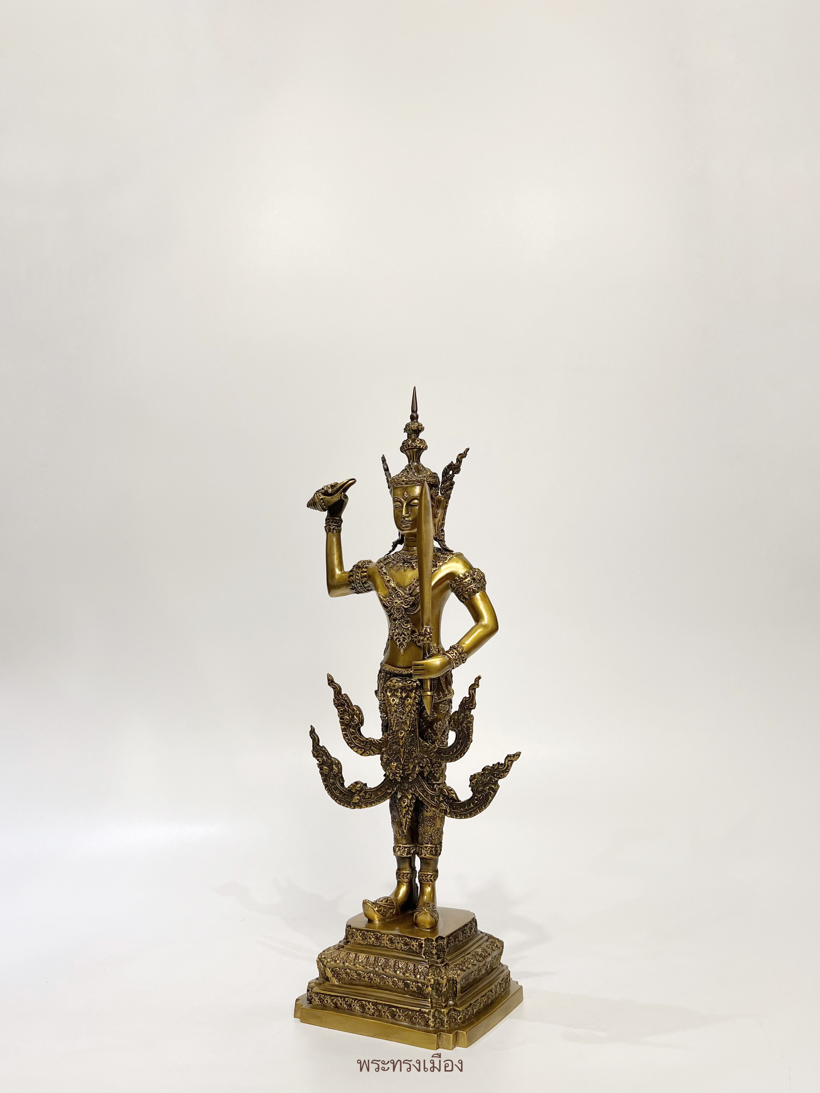 พระทรงเมือง