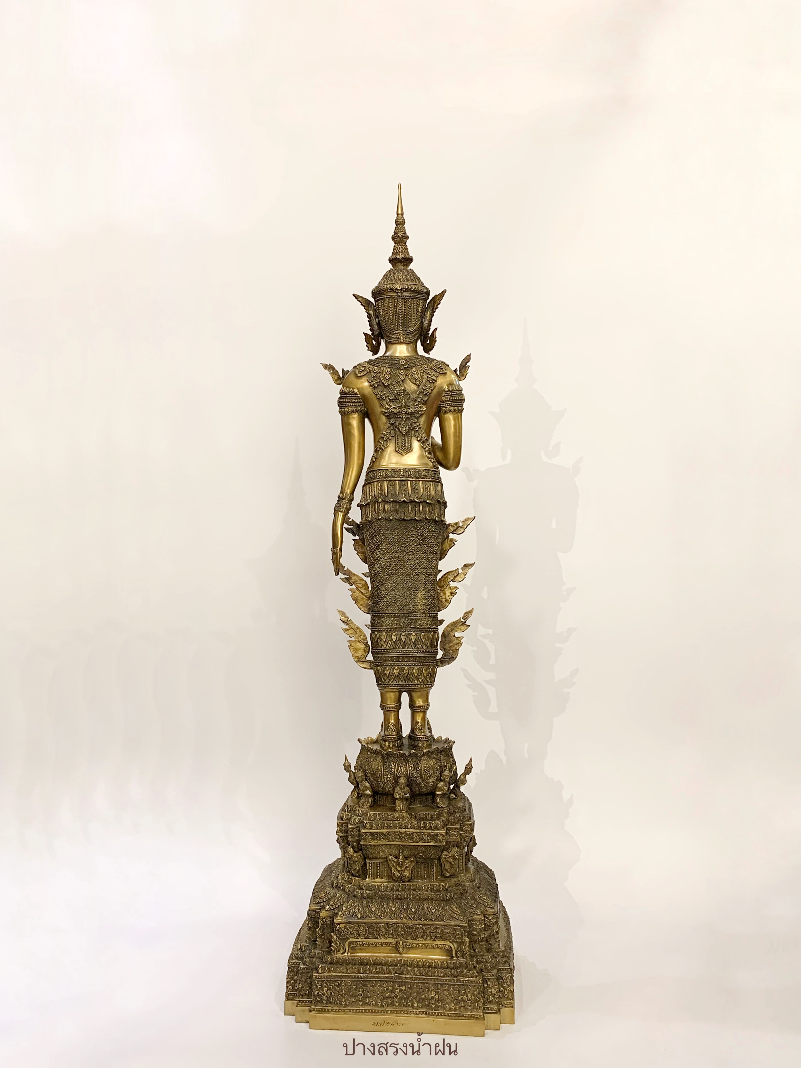 พระพุทธรูป ปางสรงน้ำฝน ทรงเครื่องจักรพรรดิ์ หน้าตัก 9 นิ้ว