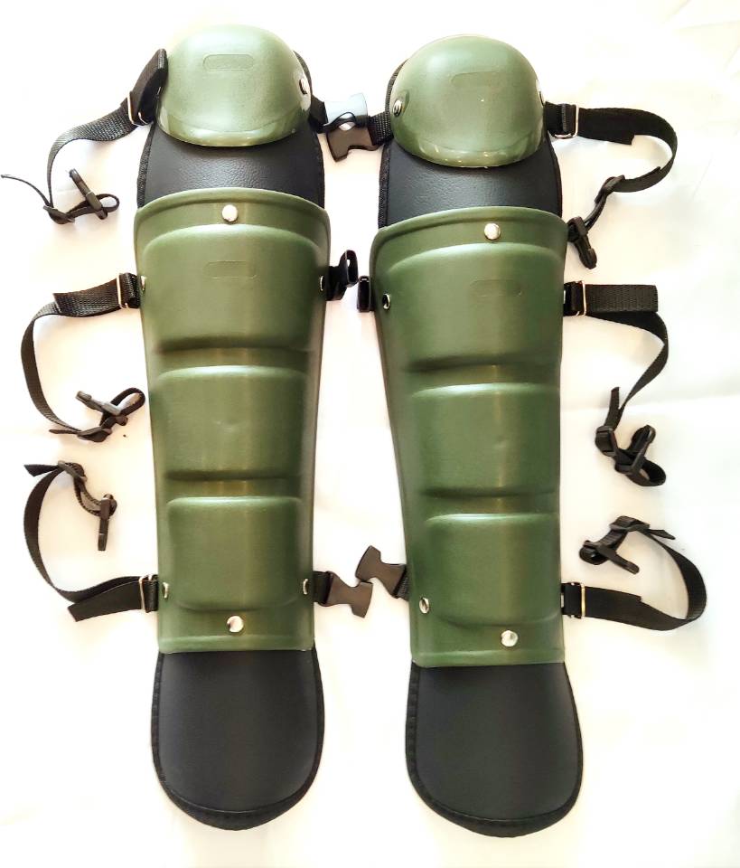 สนับแข้งตัดหญ้า