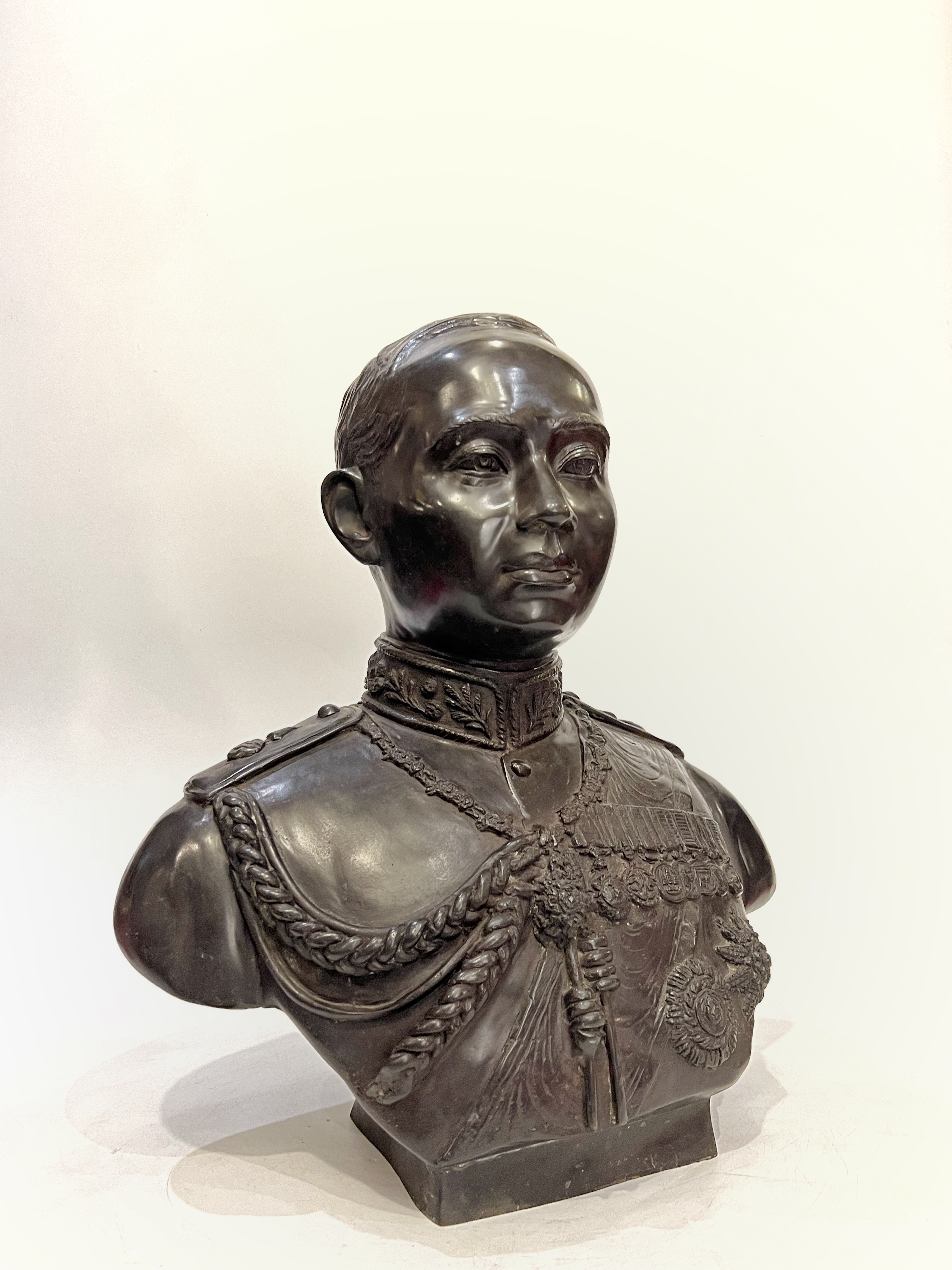 รัชกาลที่ 6 ครึ่งพระองค์