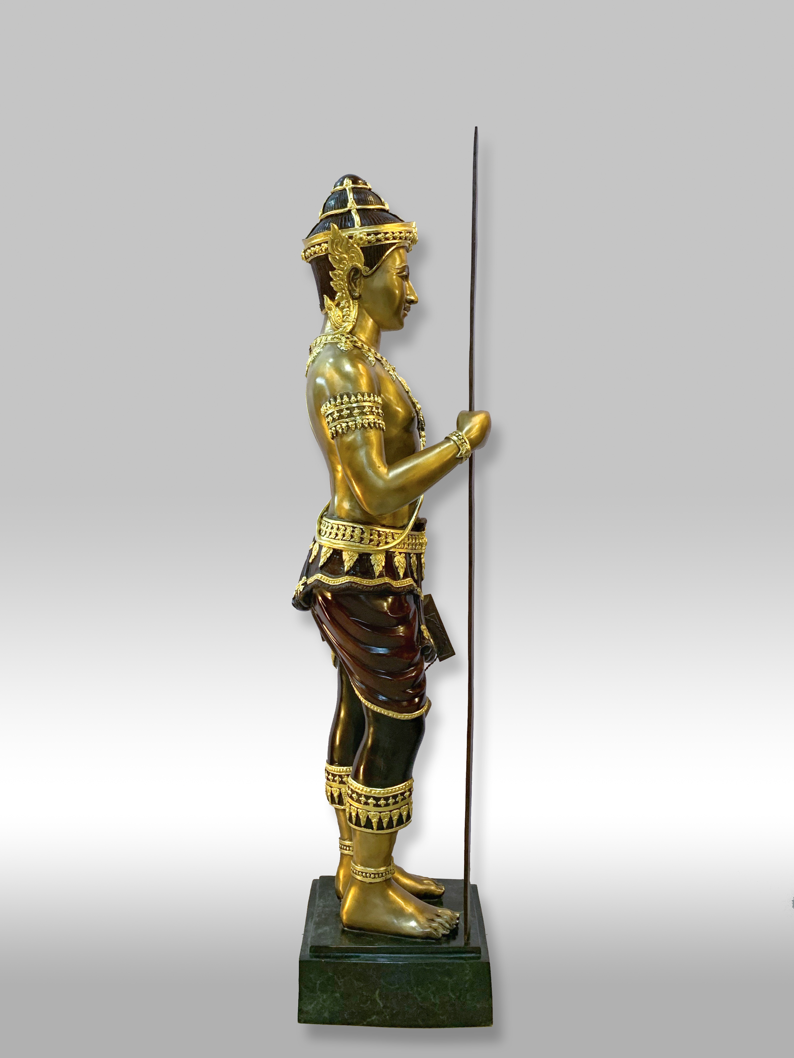 พระวิษณุกรรม หน้าตัก 16 นิ้ว (ถือไม้หลา)