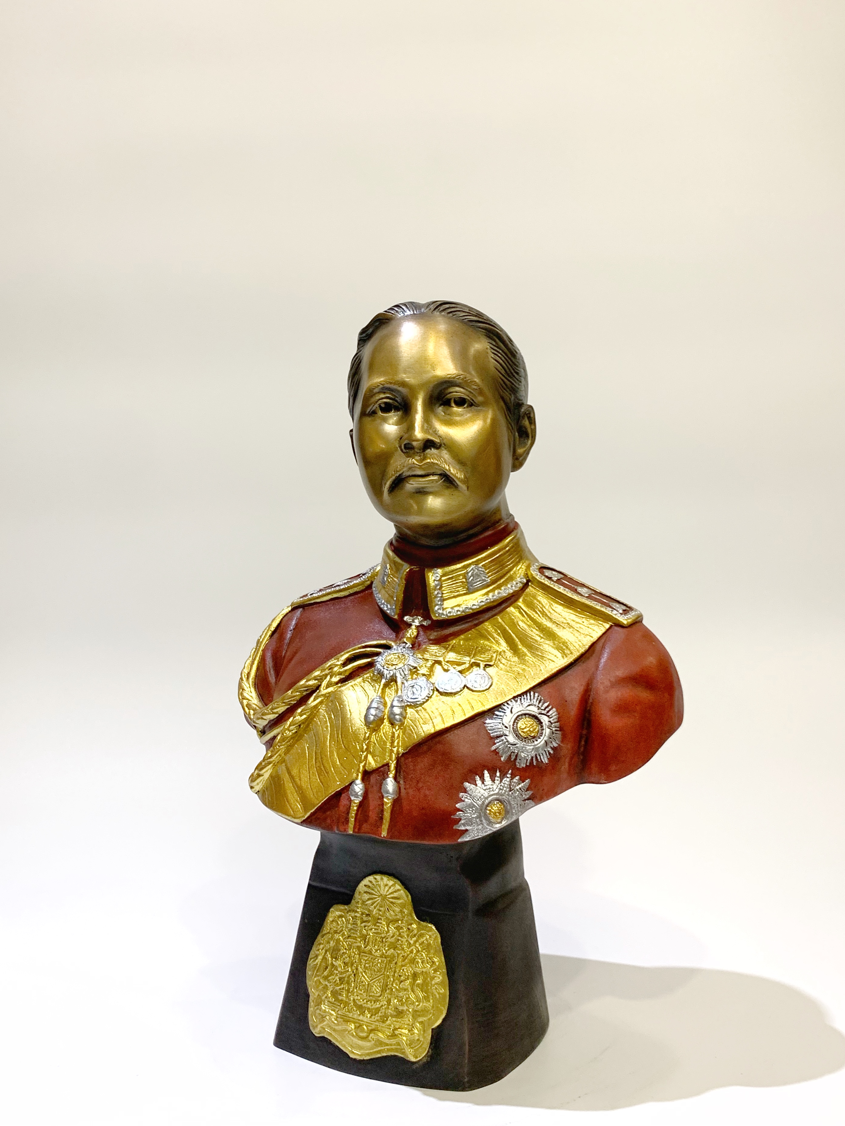 รัชกาลที่ 5 ครึ่งพระองค์ (ตราแผ่นดิน)