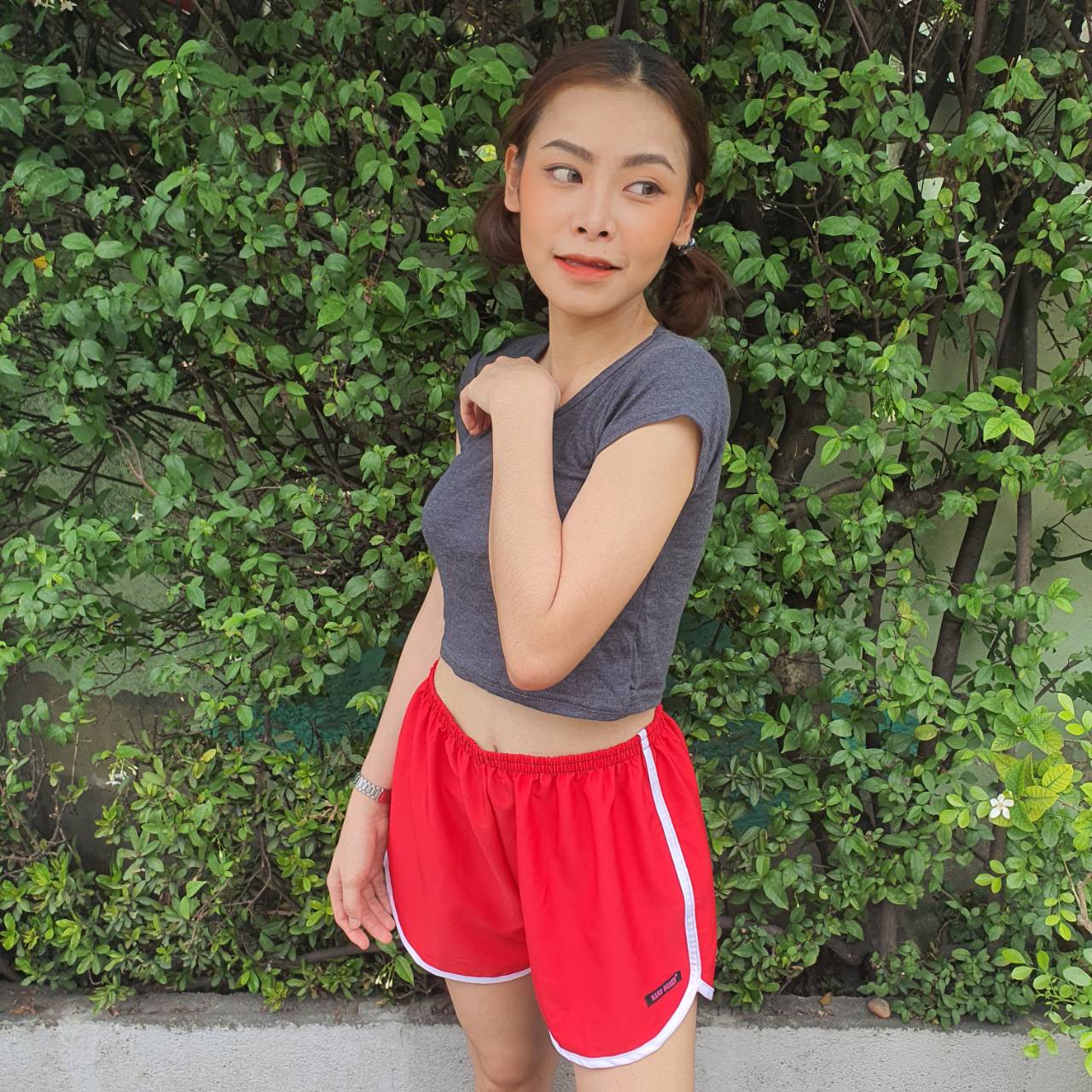 กางเกงขาสั้น แต่งแถบกุ้น ใส่กับเสื้อยืดสบายๆอยู่บ้าน
