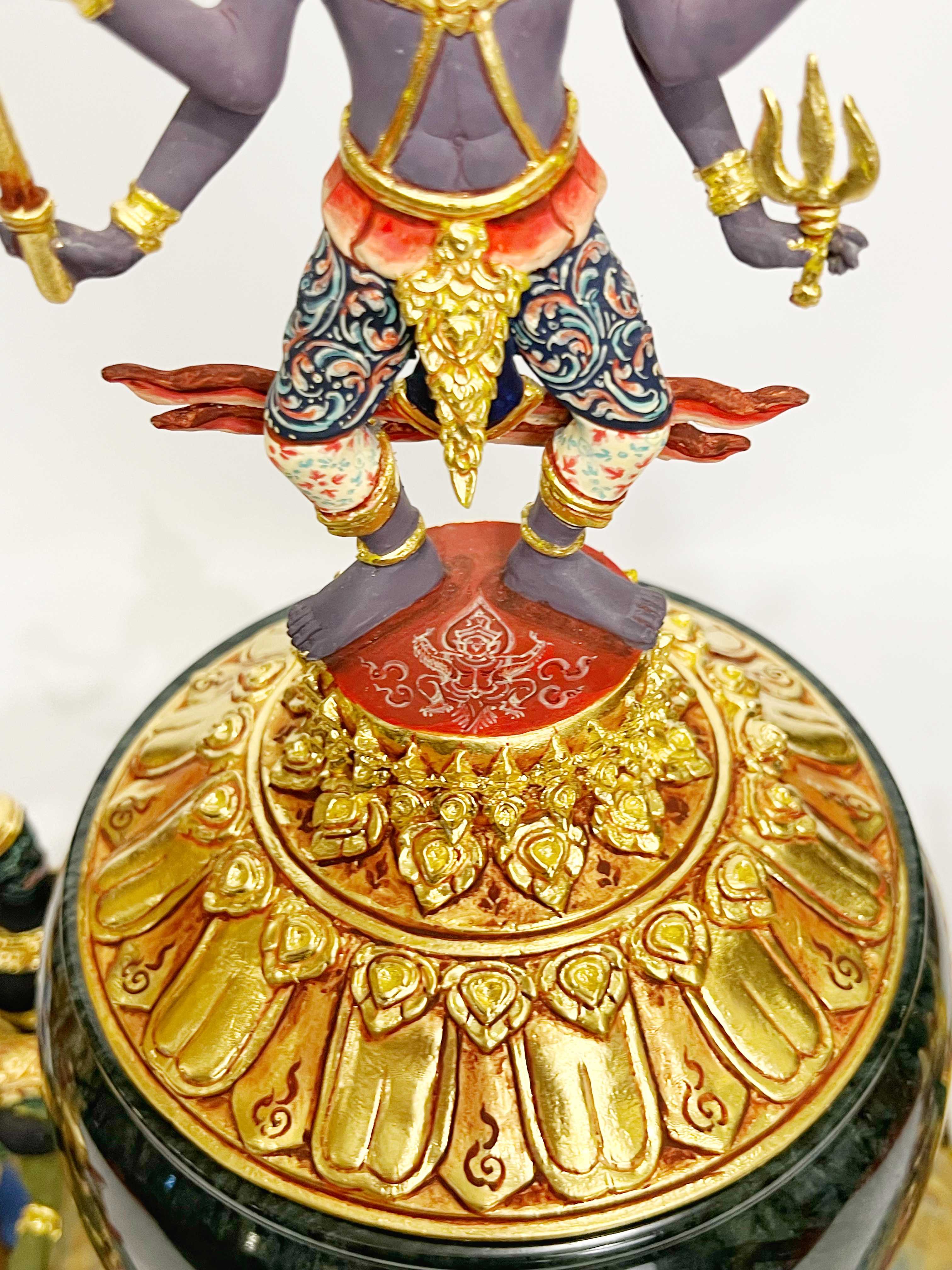 ครอบน้ำอมฤต พระนารายณ์กวนเกษียรสมุทร พร้อมฐานหินอ่อน