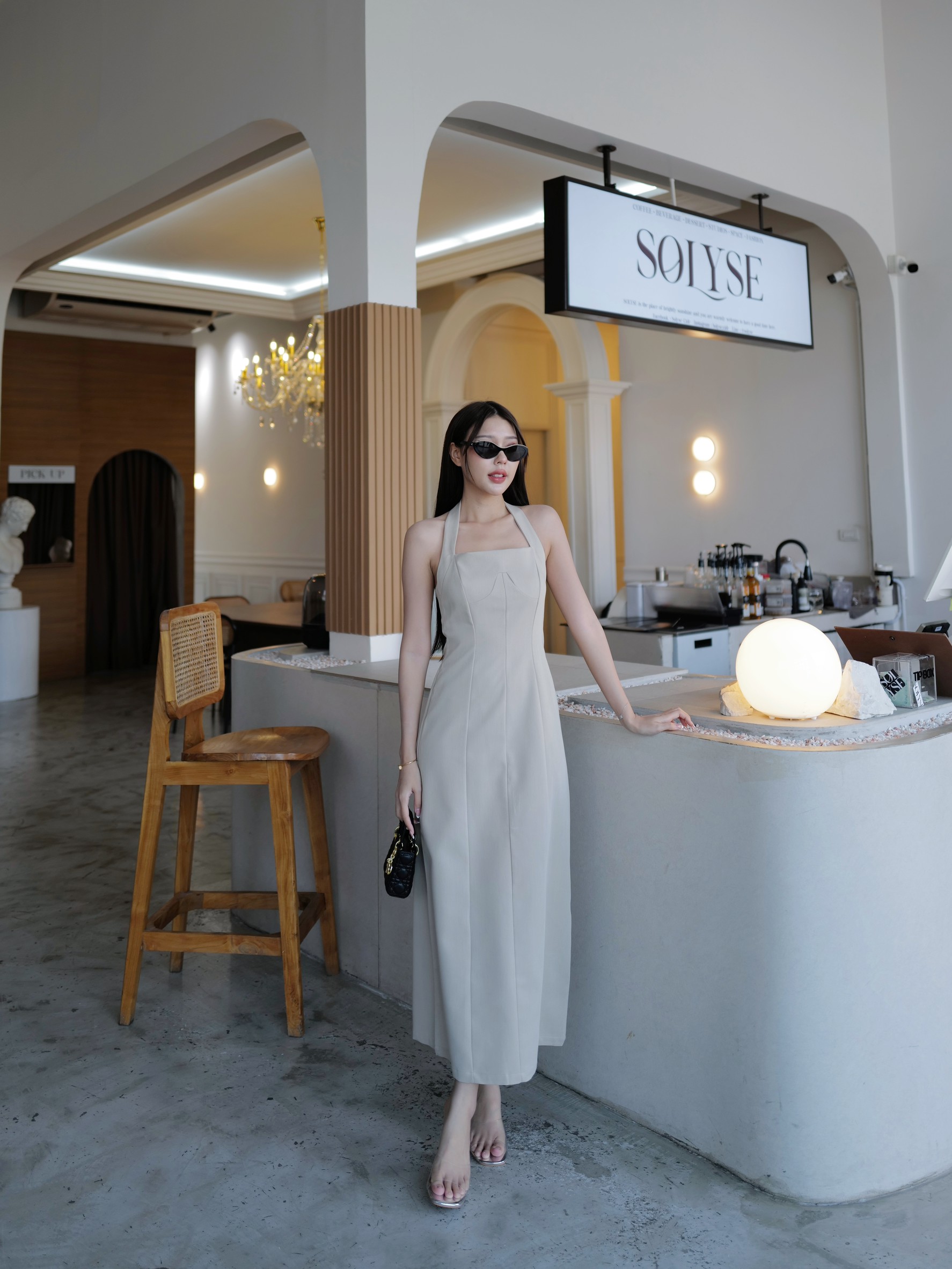 #5051#Eve 💕💕งานเดรสค้องคอเว้าหลัง ทรงคุณหนูมากค่ะ เป็นซิปด้านหลัง ผ่าหลัง