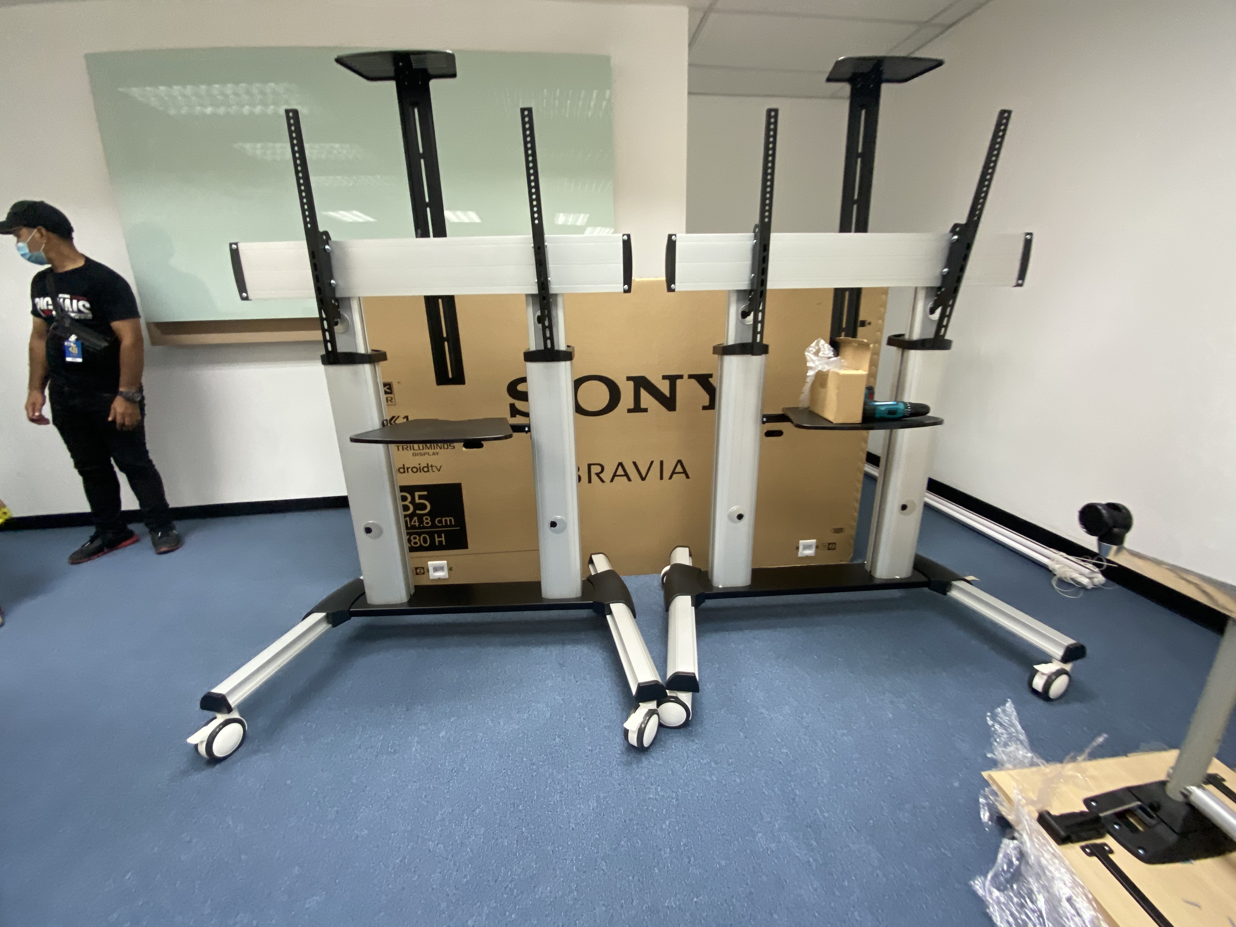 JMTVSTAND MT-F8200 ขาตั้งพื้นทีวีมีล้อเลื่อน(TV Stand) วัสดุ Aluminium อลูมิเนียม แบบล้อเลื่อนปรับสูง/ต่ำได้ 55"-98" นิ้ว{รับประกันสินค้า 3 ปี}0964746498