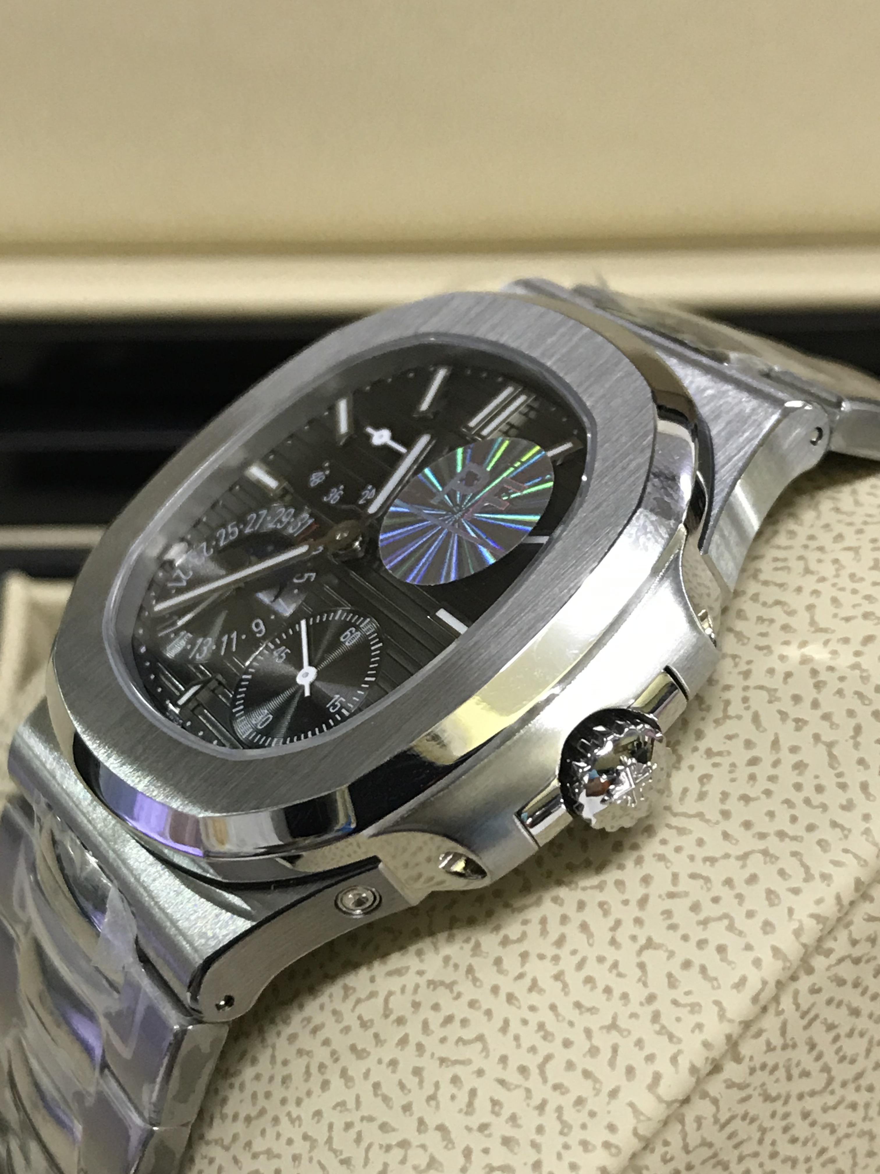 Patek Philippe Nautilus 5712/1A-001 (Swiss)