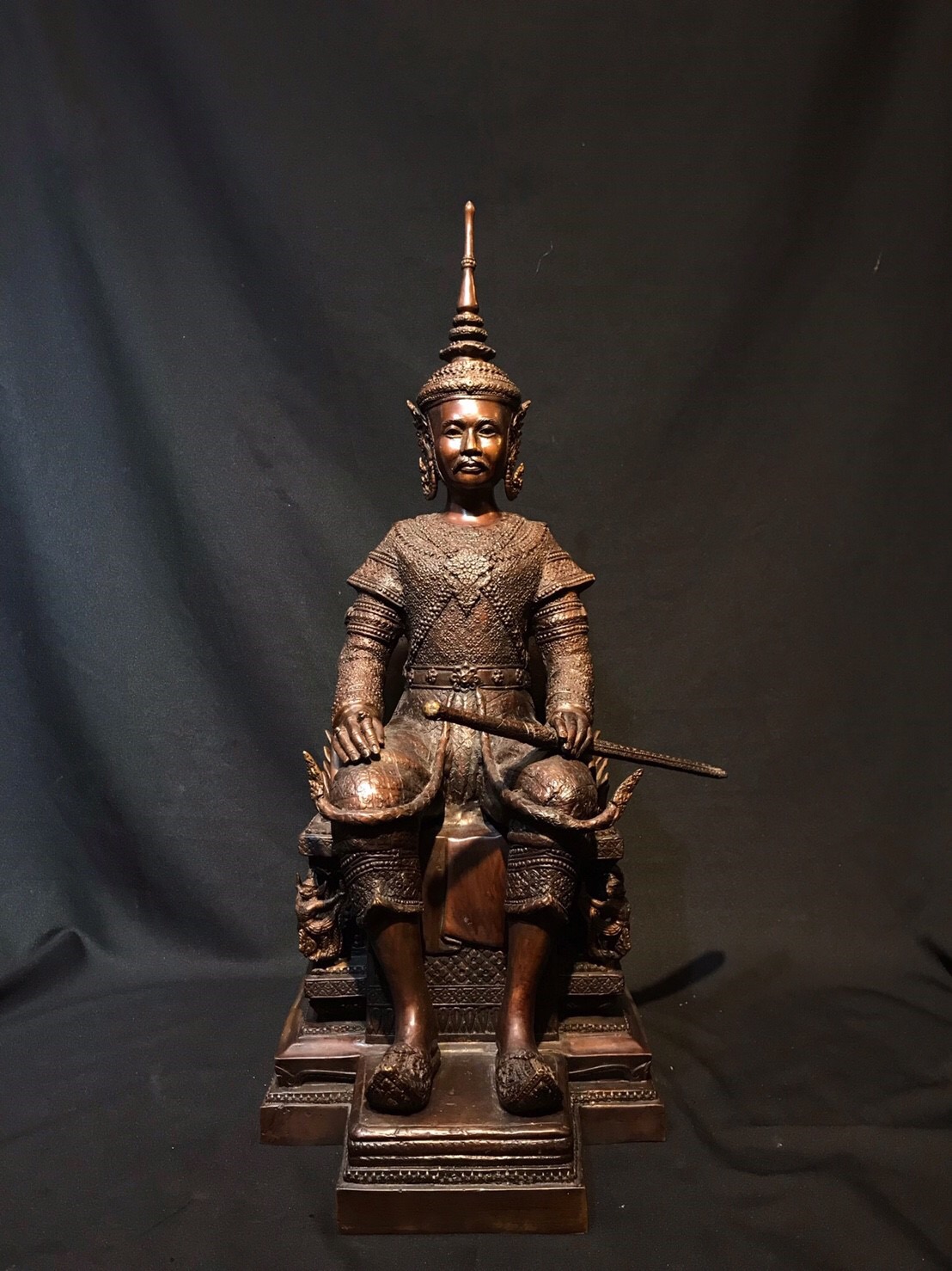 รัชกาลที่ 5 นั่งบัลลังก์ หน้าตัก 14 นิ้ว