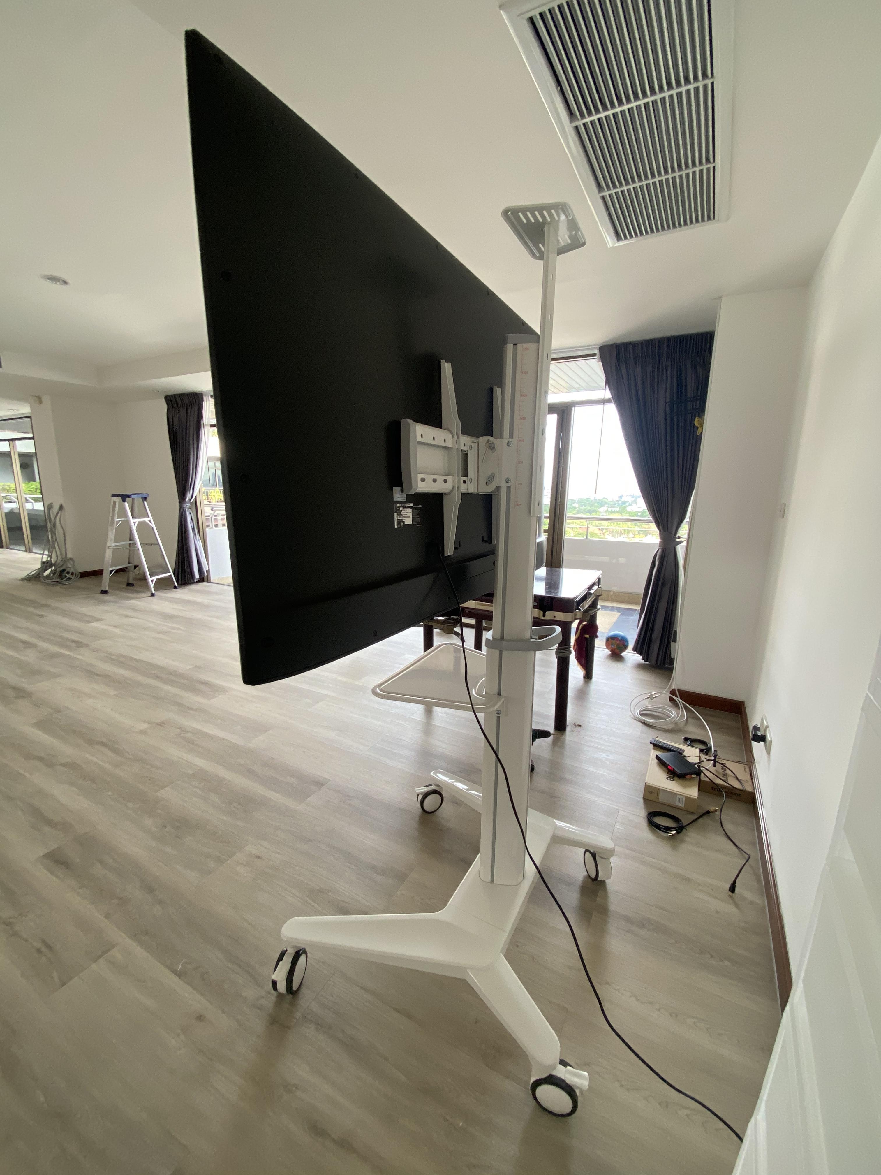 JMTVSTAND MT-F9200ขาตั้งพื้นทีวีมีล้อเลื่อน วัสดุอลูมิเนียม {สีขาว} รูปทรงสวยงาม ทันสมัย รองรับทีวีขนาด 37"-75"นิ้ว{รับประกัน 3ปี0964746498 }