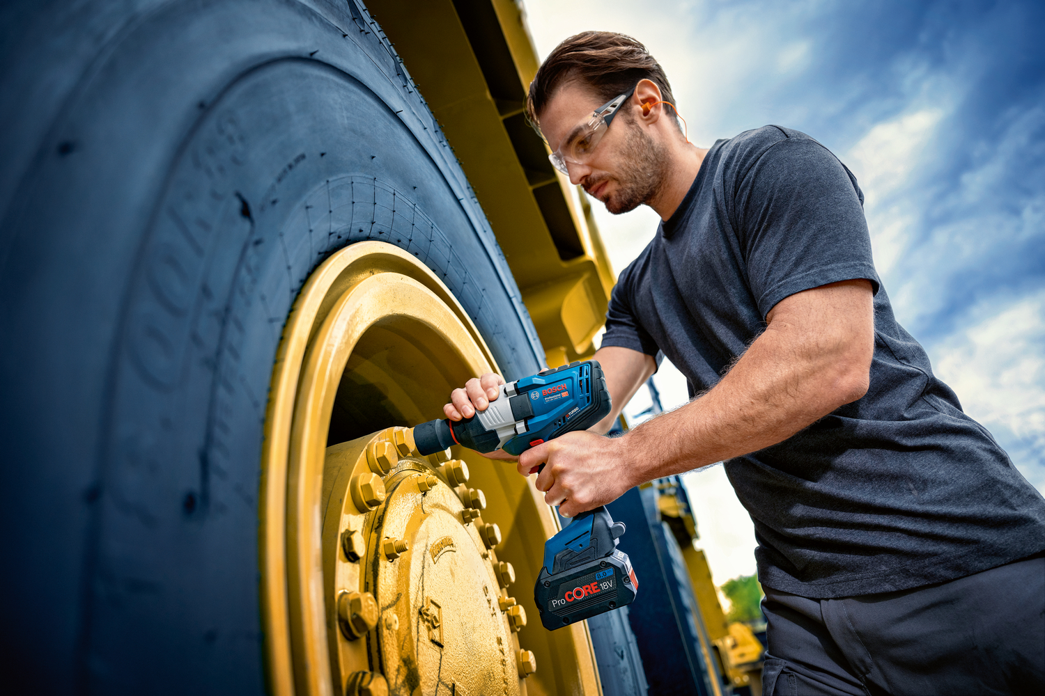 Bosch รุ่น GDS GDS 18V-1600 HC บล็อคกระแทกไร้สาย ขนาด 1/2" แรงบิดสูง (เครื่องเปล่า)