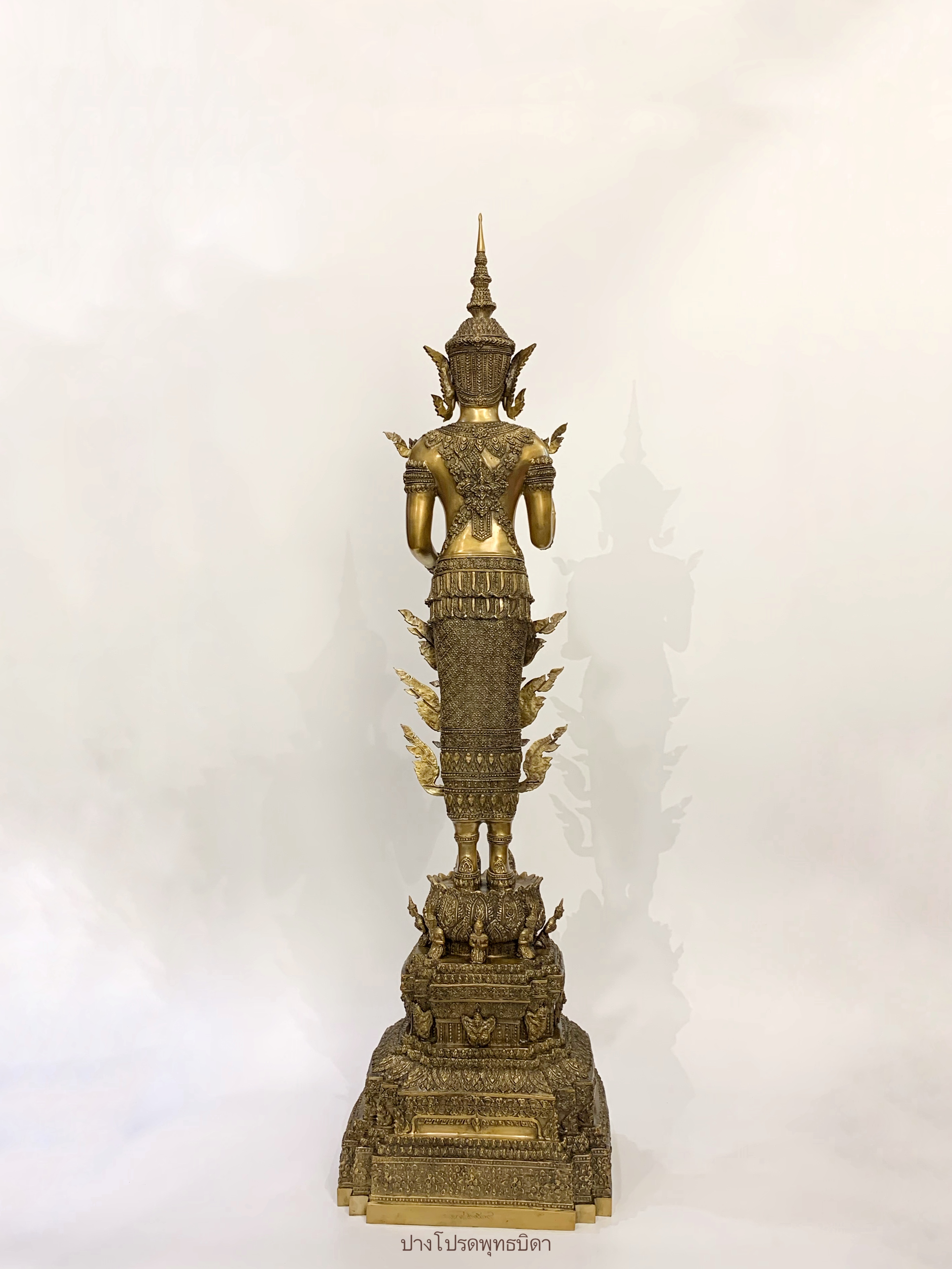 พระพุทธรูป ทรงเครื่องจักพรรดิ์ หน้าตัก 9 นิ้ว (ครบทั้ง 13 ปาง)