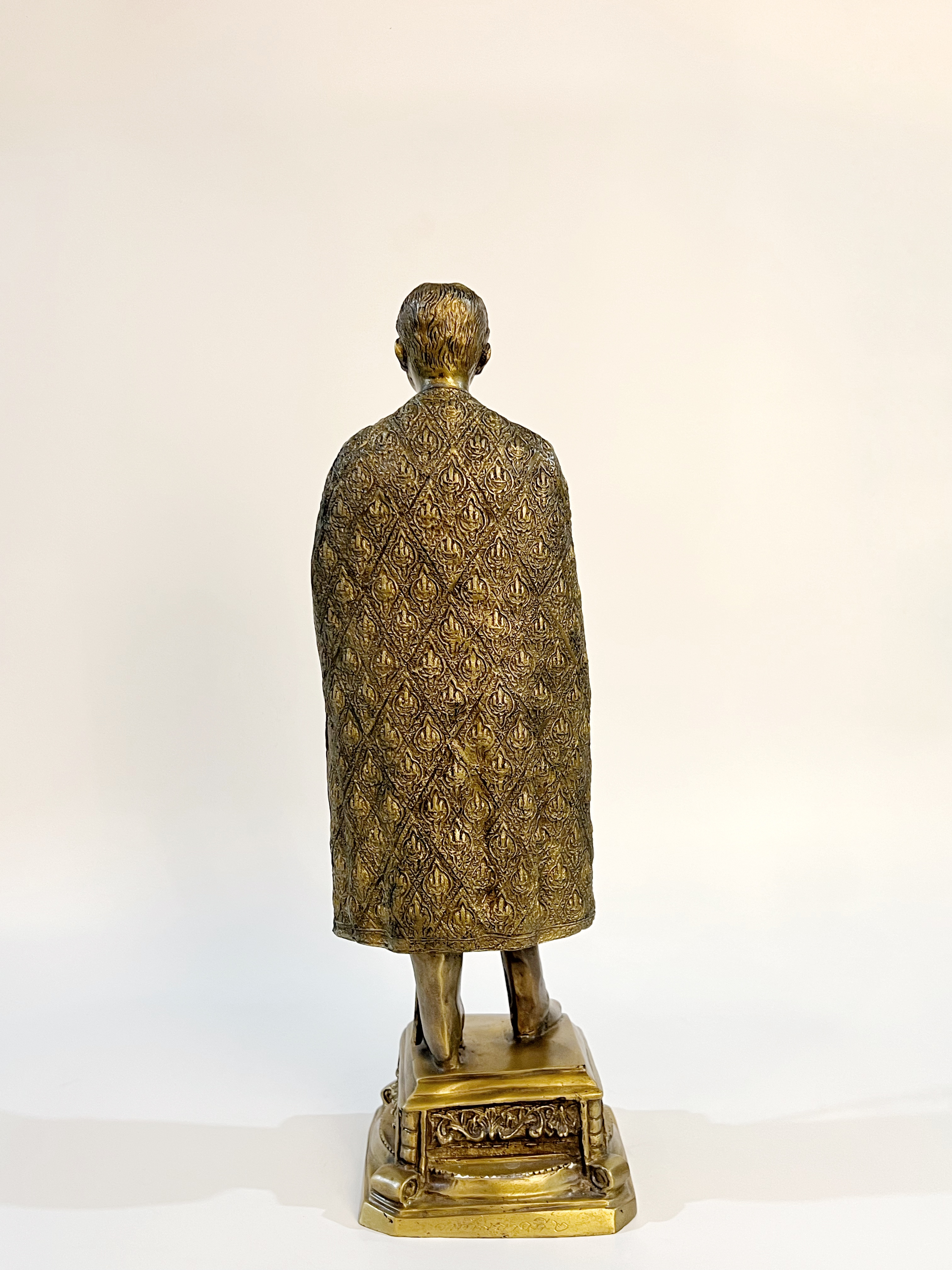 รัชกาลที่ 5 หน้าตัก 9 นิ้ว (กองทัพภาค2)