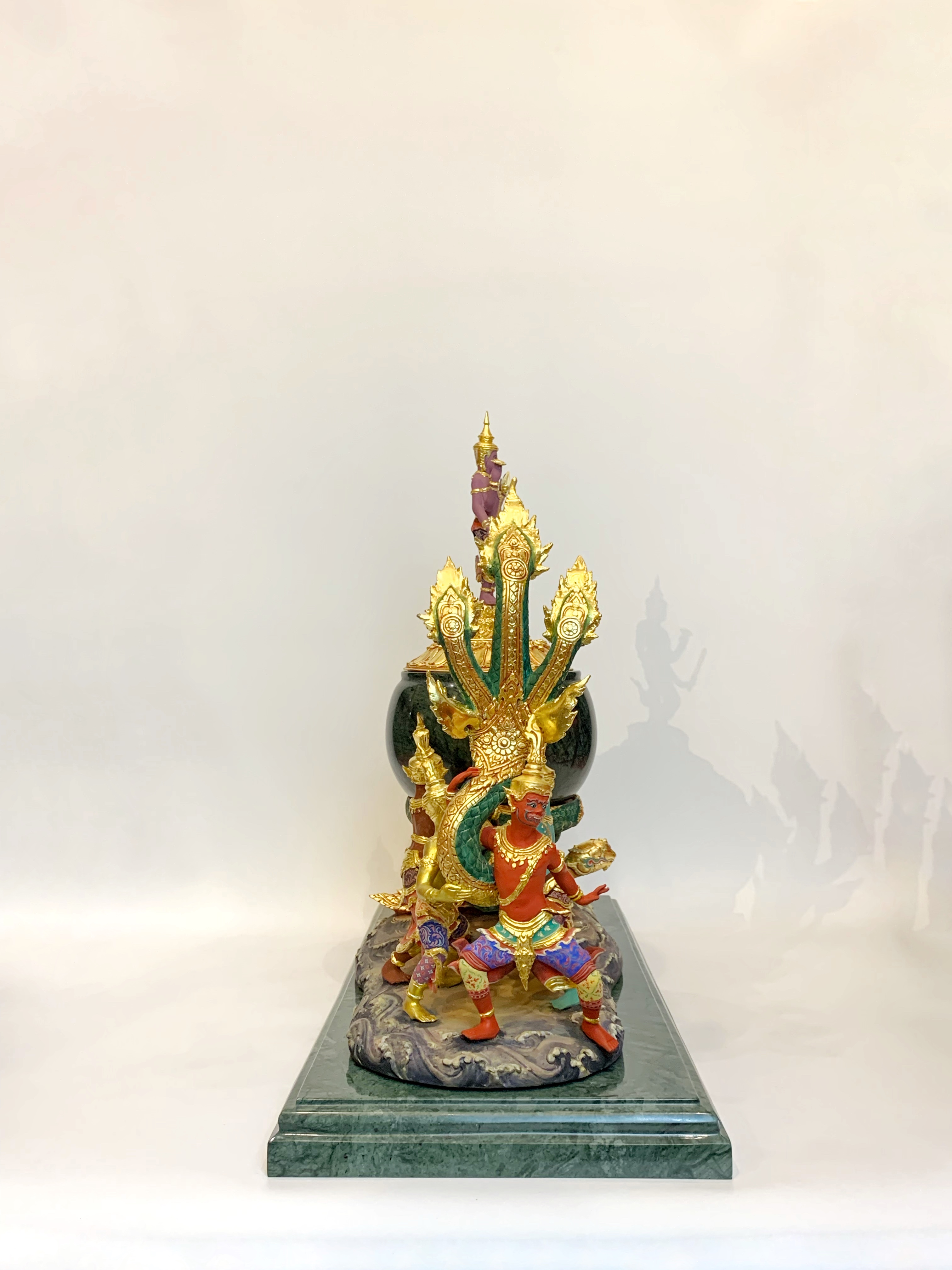 ครอบน้ำอมฤต พระนารายณ์กวนเกษียรสมุทร พร้อมฐานหินอ่อน