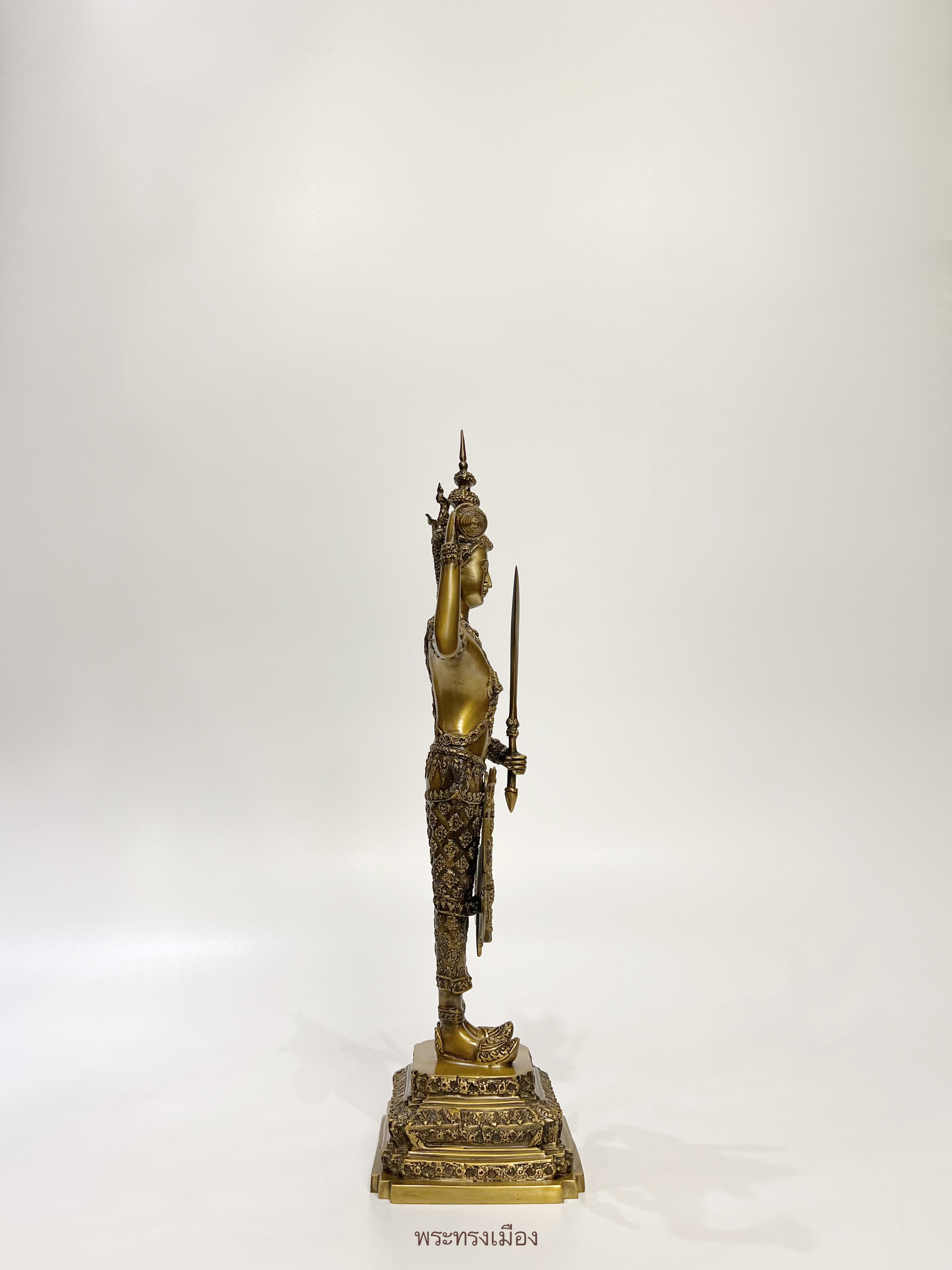 พระทรงเมือง