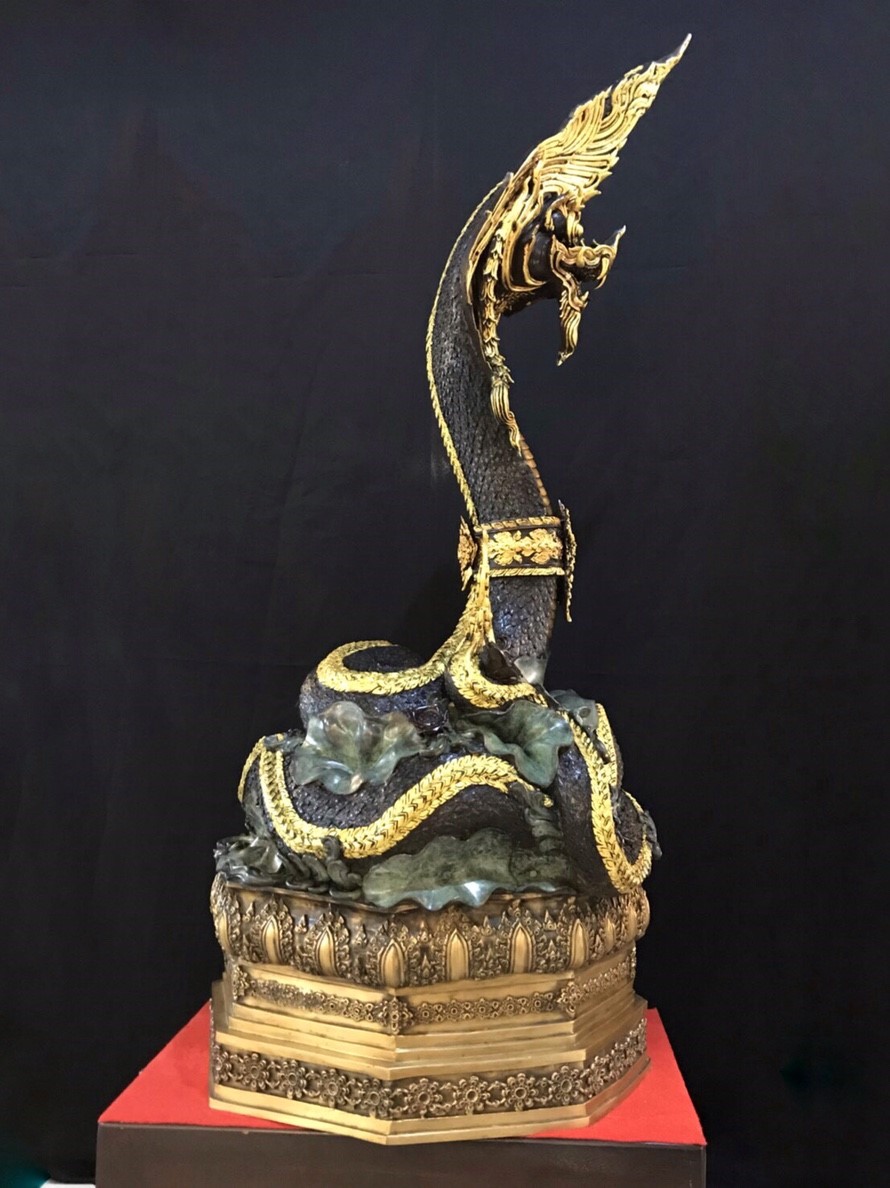 พญานาค สูง 149 cm.